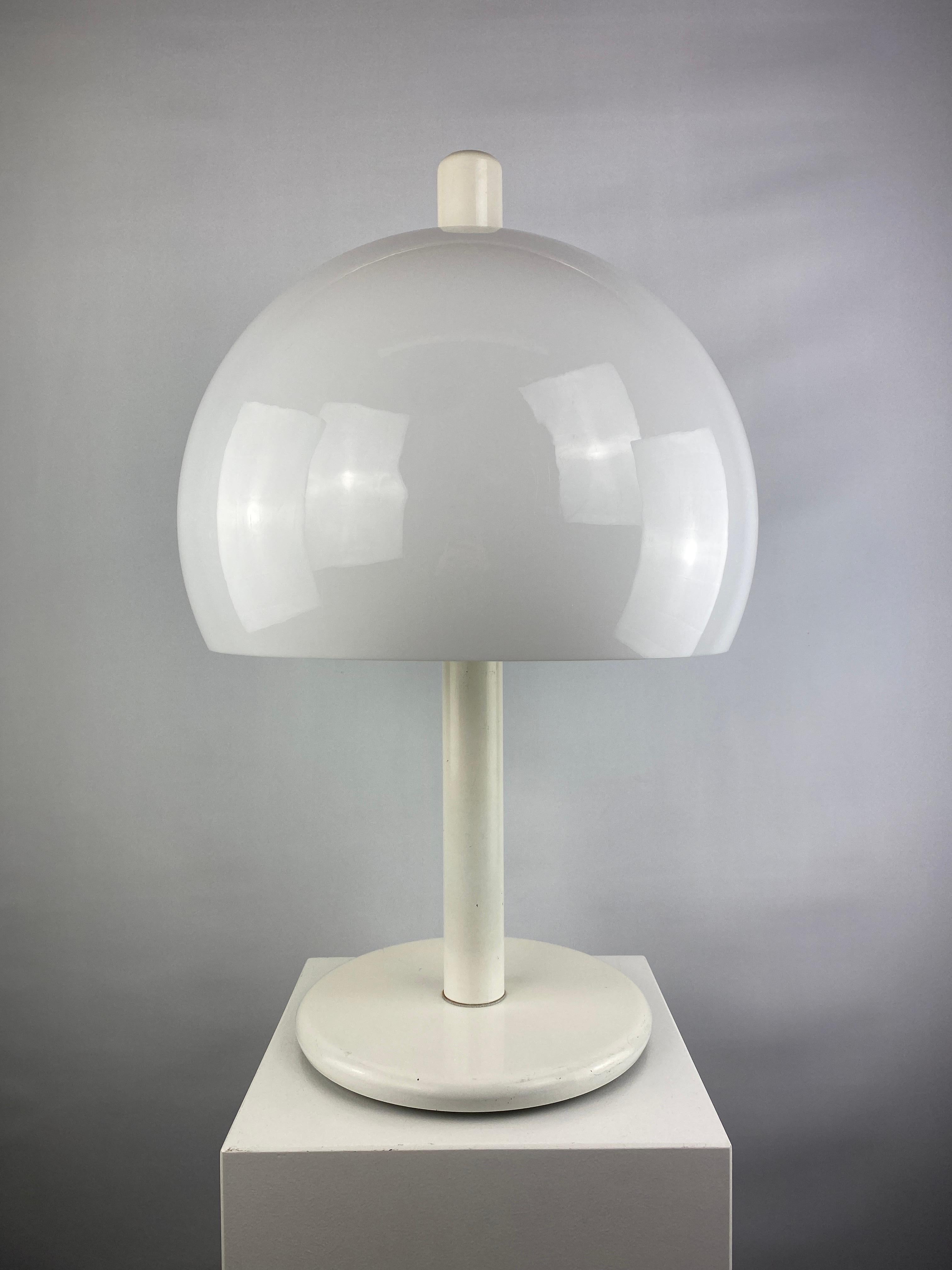 Large mid-century fully white acrylic mushroom table lamp XL, 1970 For Sale 9