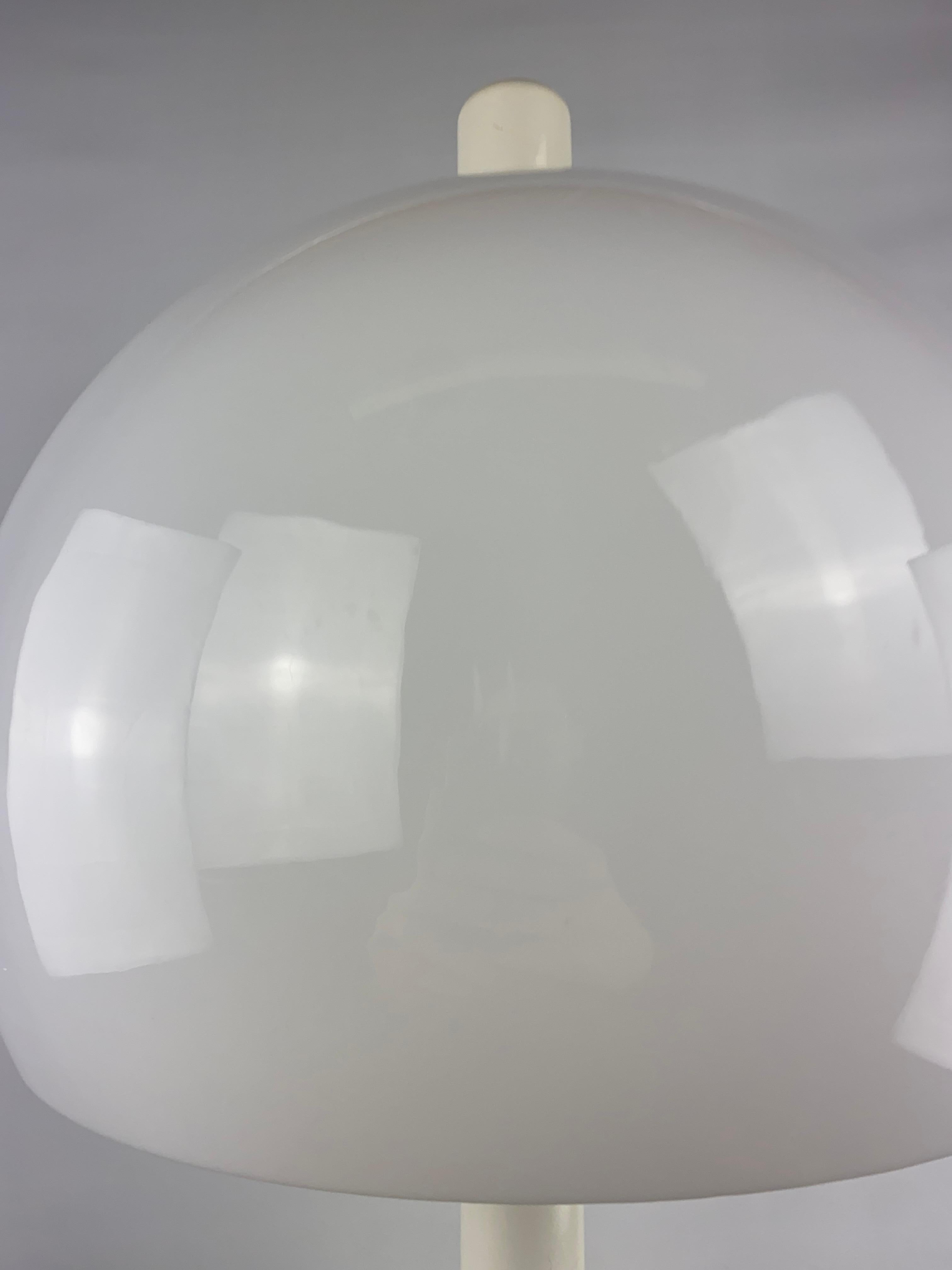Large mid-century fully white acrylic mushroom table lamp XL, 1970 For Sale 12