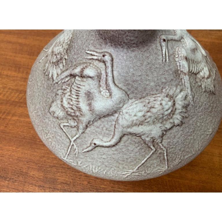 Mid-Century moderno Grande vaso in ceramica tedesca di metà secolo con ornamento a gru di Cortendorf, anni '60 in vendita