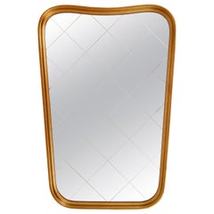 Grand miroir mural doré du milieu du siècle avec motif à carreaux facettés, Autriche, années 1950