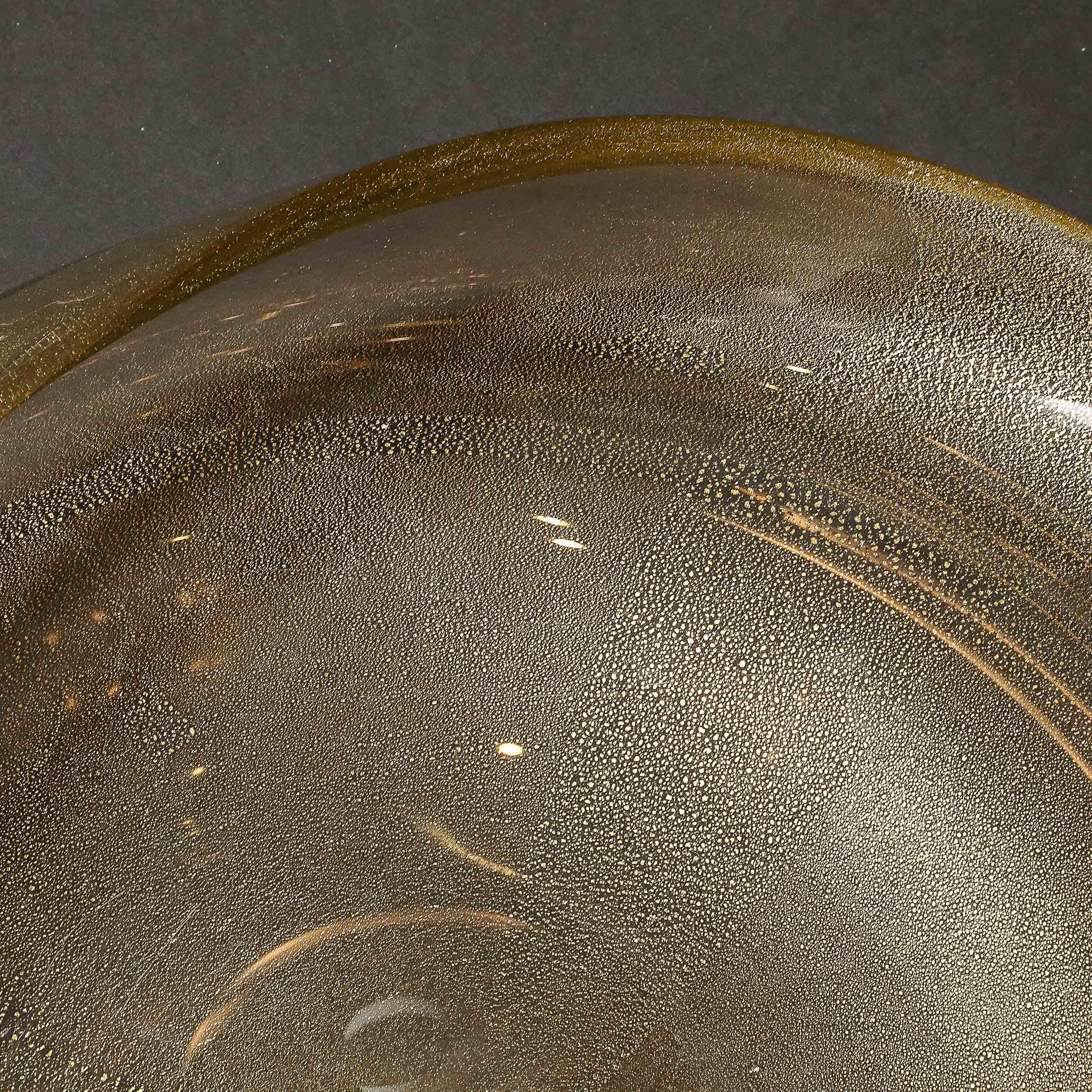 Large Mid-Century Hand-Blown Murano Glass Bowl W/24 Karat Gold Fleck Detailing For Sale 7