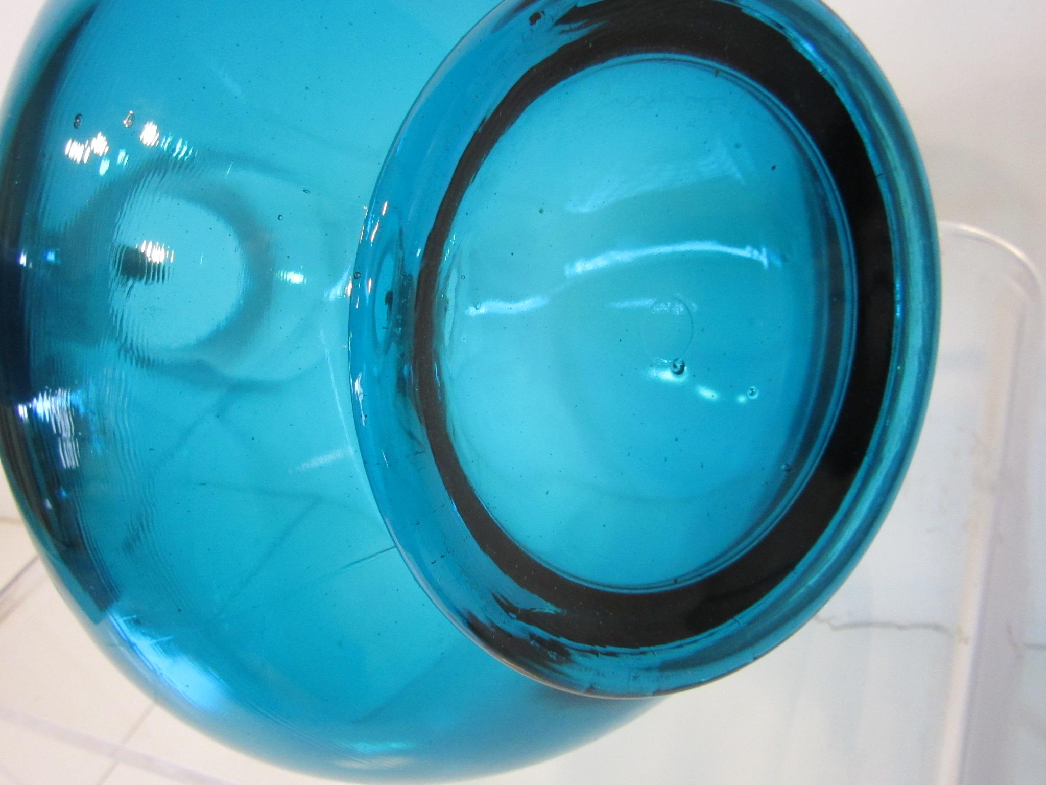 Large Midcentury Hand Blown Vase by LE Smith Simplicity Collection  In Good Condition In Cincinnati, OH