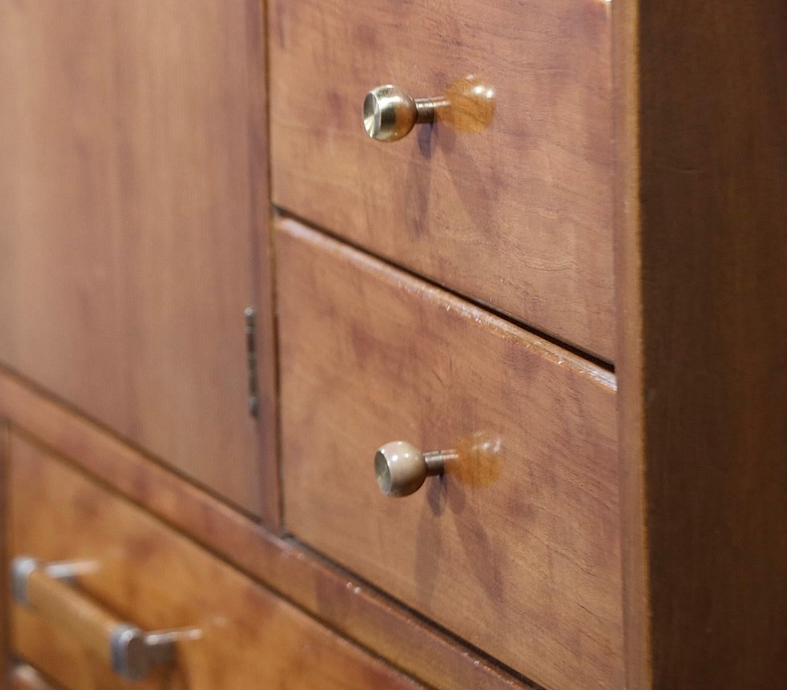 Legno Grande Highboy di metà secolo  Armadio a cassettiera di Renzo Rutili in vendita