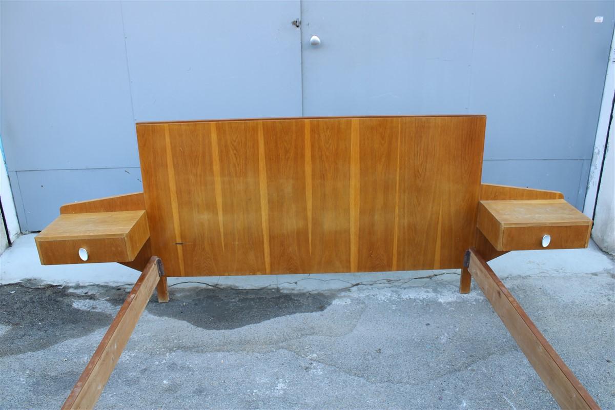 Large Mid-Century Italian Bed in Chestnut and Brass by Gio Ponti Attributed 1950 For Sale 1