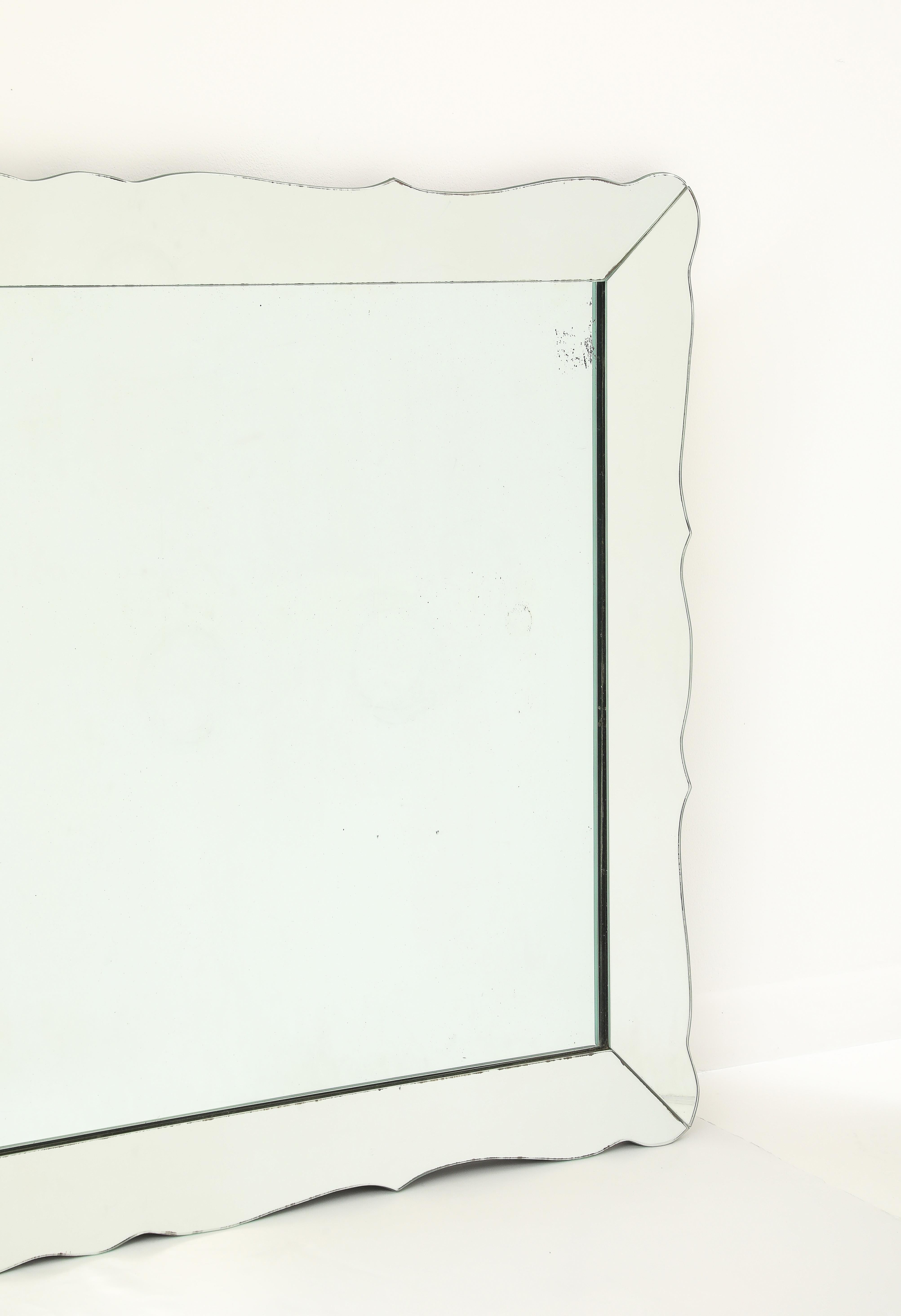 Mid-Century Modern Grand miroir italien du milieu du siècle en vente