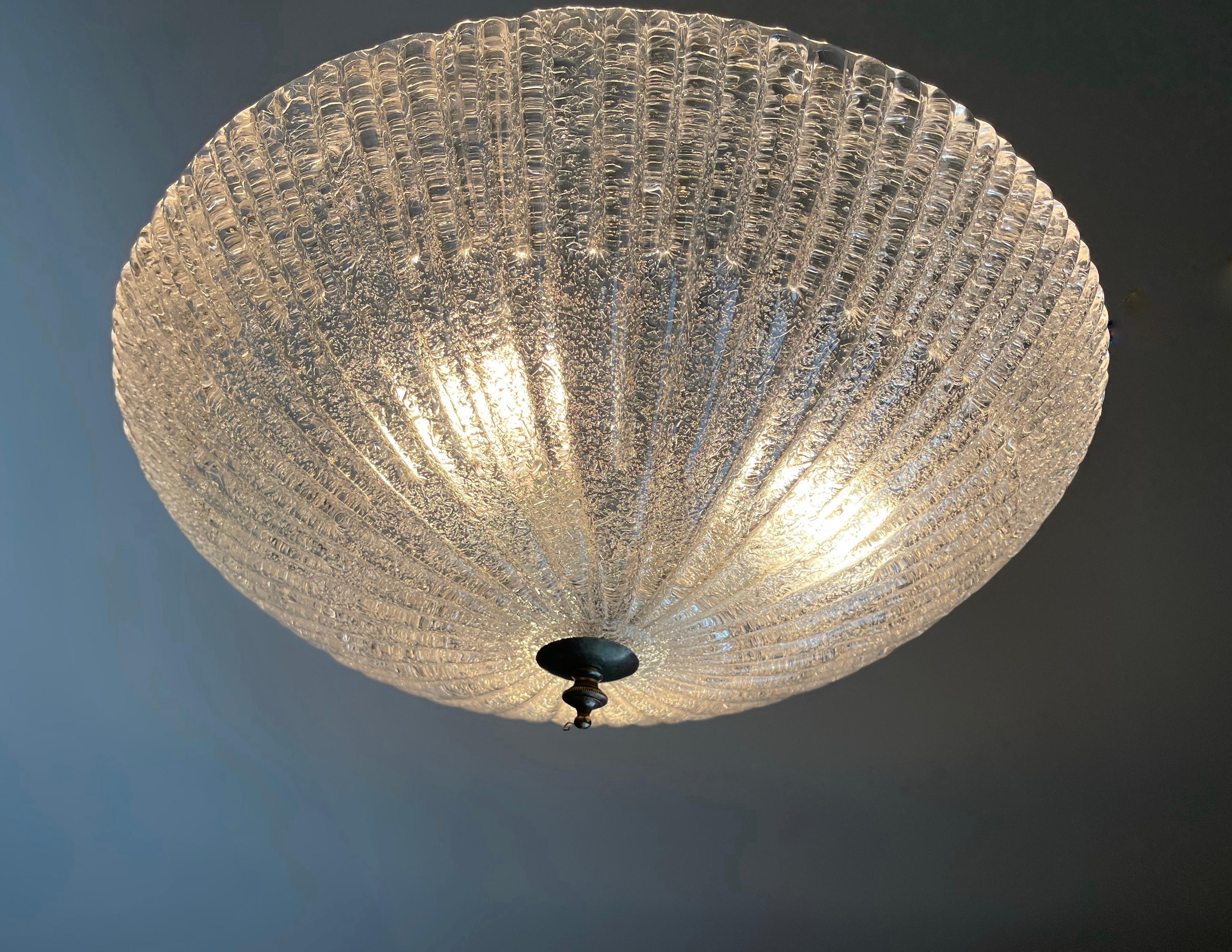 Large and Fine Mid-Century Italian Murano Glass Art Flushmount / Ceiling Fixture In Excellent Condition For Sale In Lisse, NL