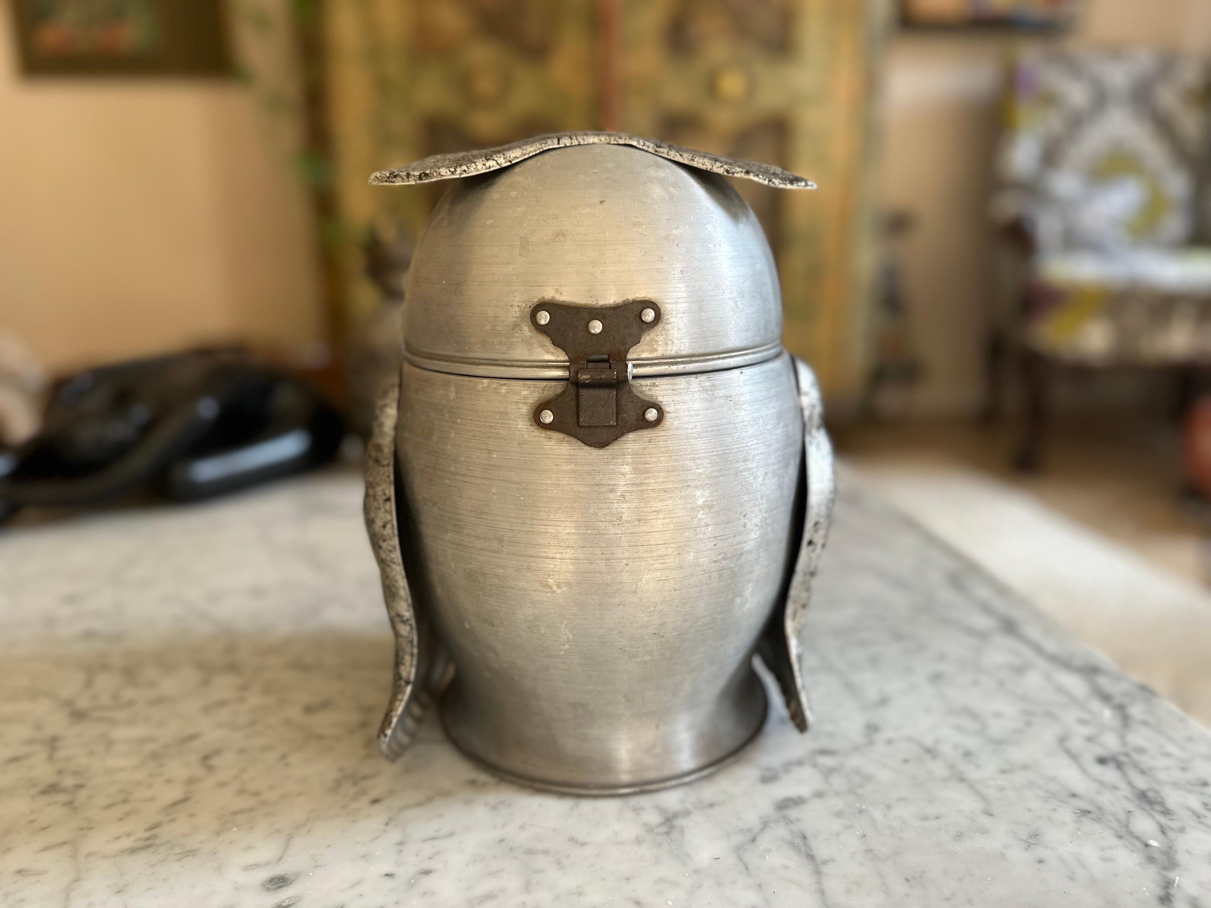Large Mid-Century Italian Owl Ice Bucket – Brutalist Design For Sale 4