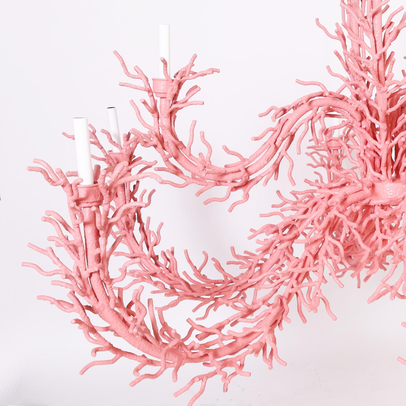 Grand lustre italien du milieu du siècle en faux corail rose Bon état à Palm Beach, FL