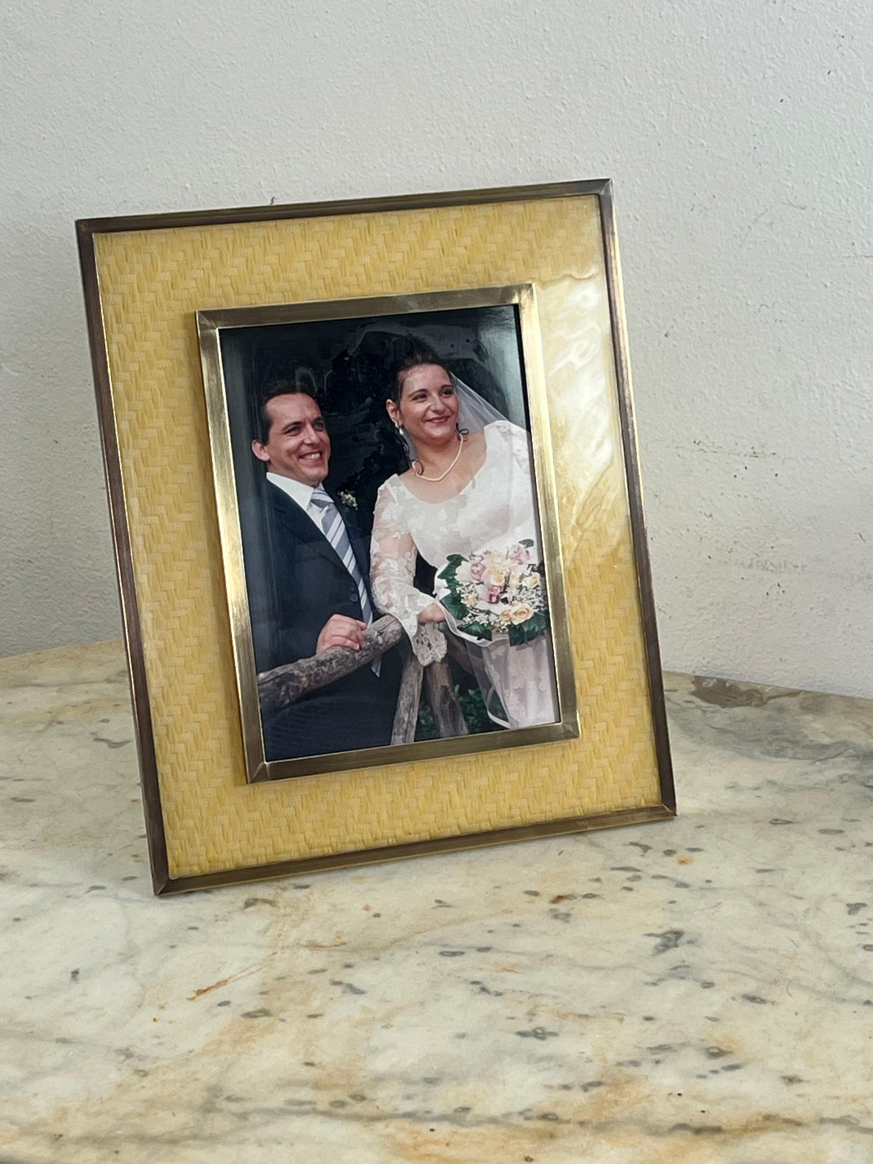 Gran portafotos italiano de mediados de siglo de ratán y latón, años 60 en venta 8