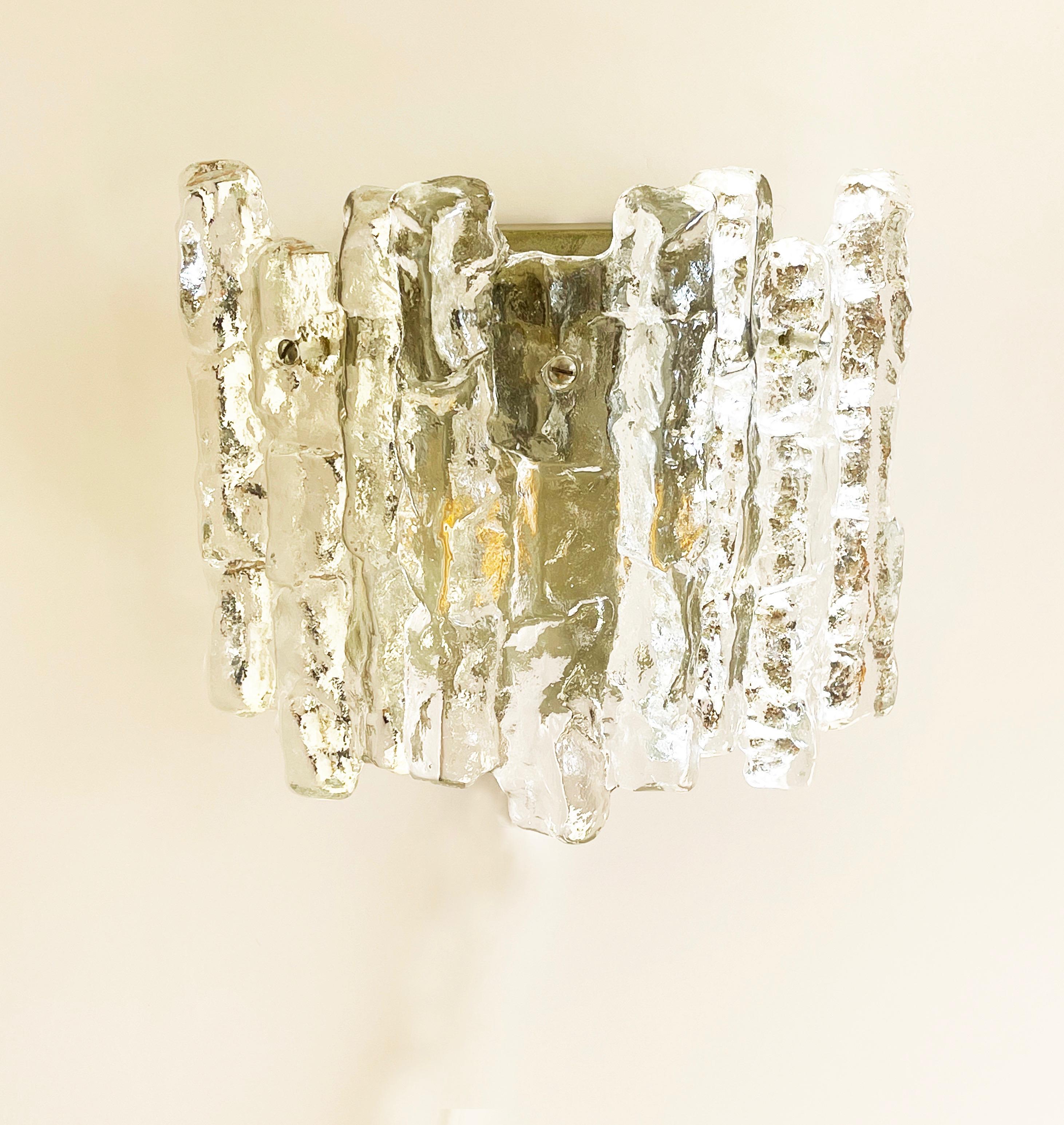 Gran Lámpara de Pared Kalmar de Mediados de Siglo Iciclo de Cristal de Murano 1970, Viena Hecho a máquina en venta