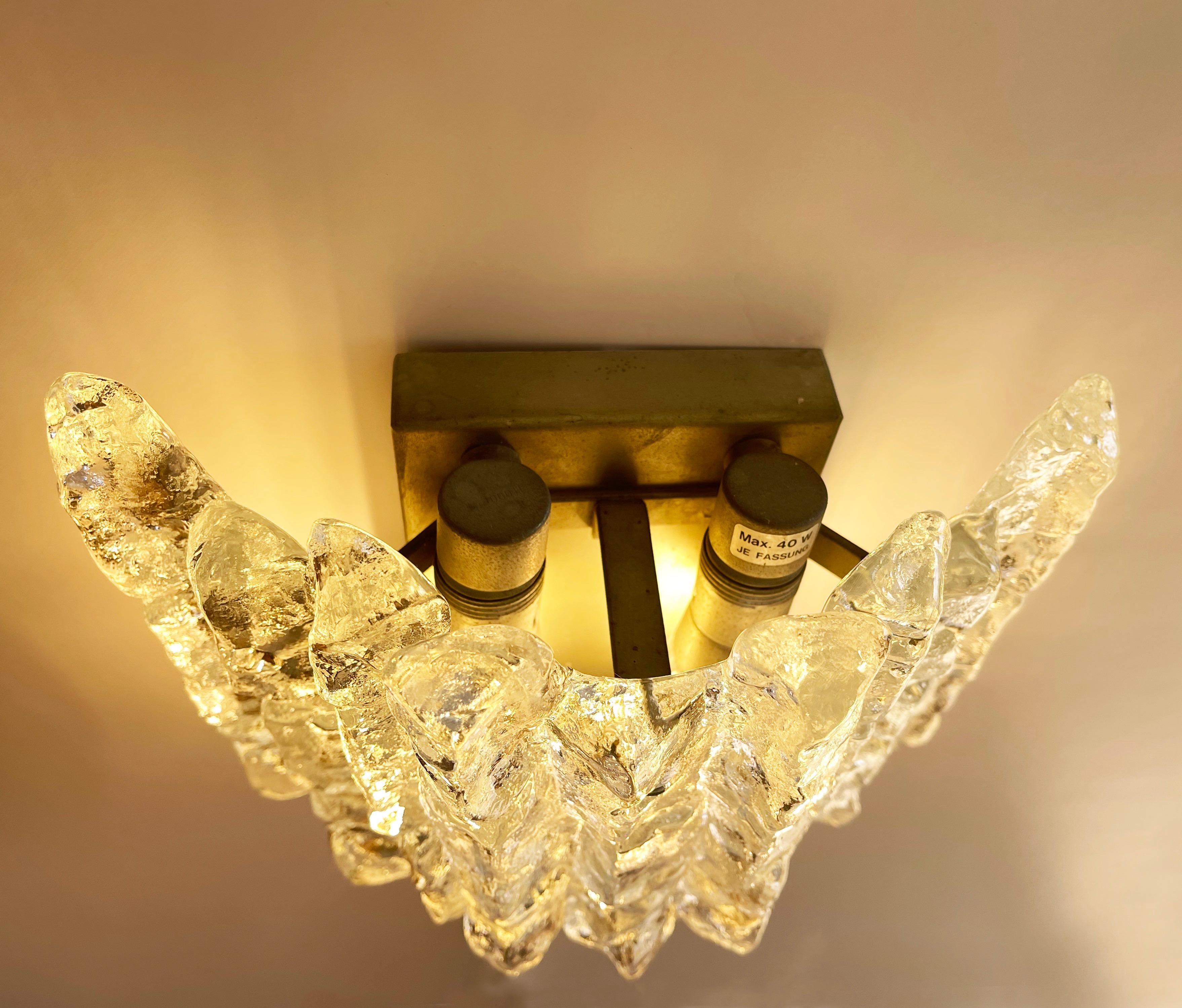 Gran Lámpara de Pared Kalmar de Mediados de Siglo Iciclo de Cristal de Murano 1970, Viena en Bueno estado para la venta en Andernach, DE