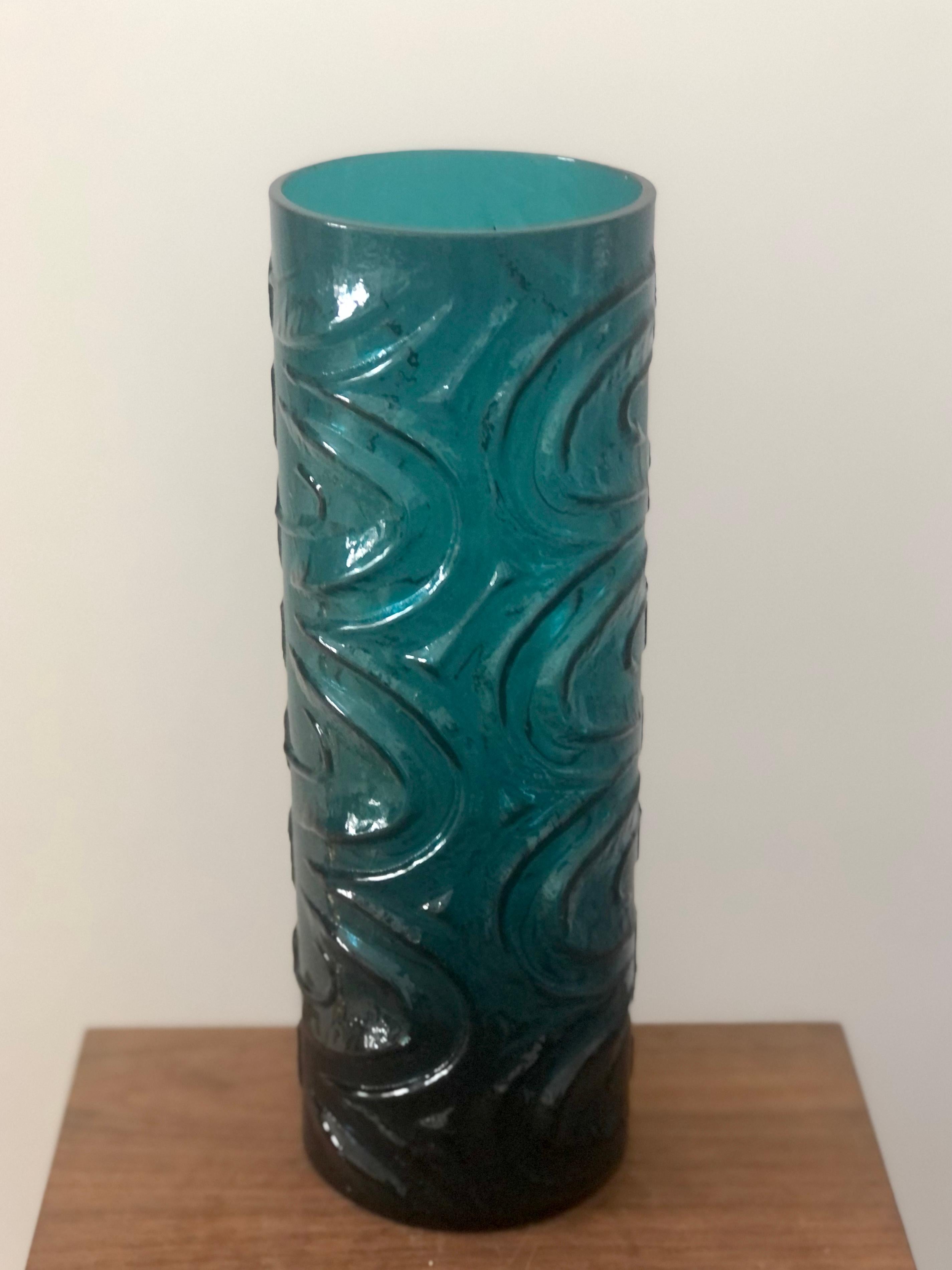 Vintage large Mid-Century Modern vase in stunning kingfisher blue. Cylindrical in form made using a two-part mold with a vertical wave design, by Empoli, Italy in the 1960s.