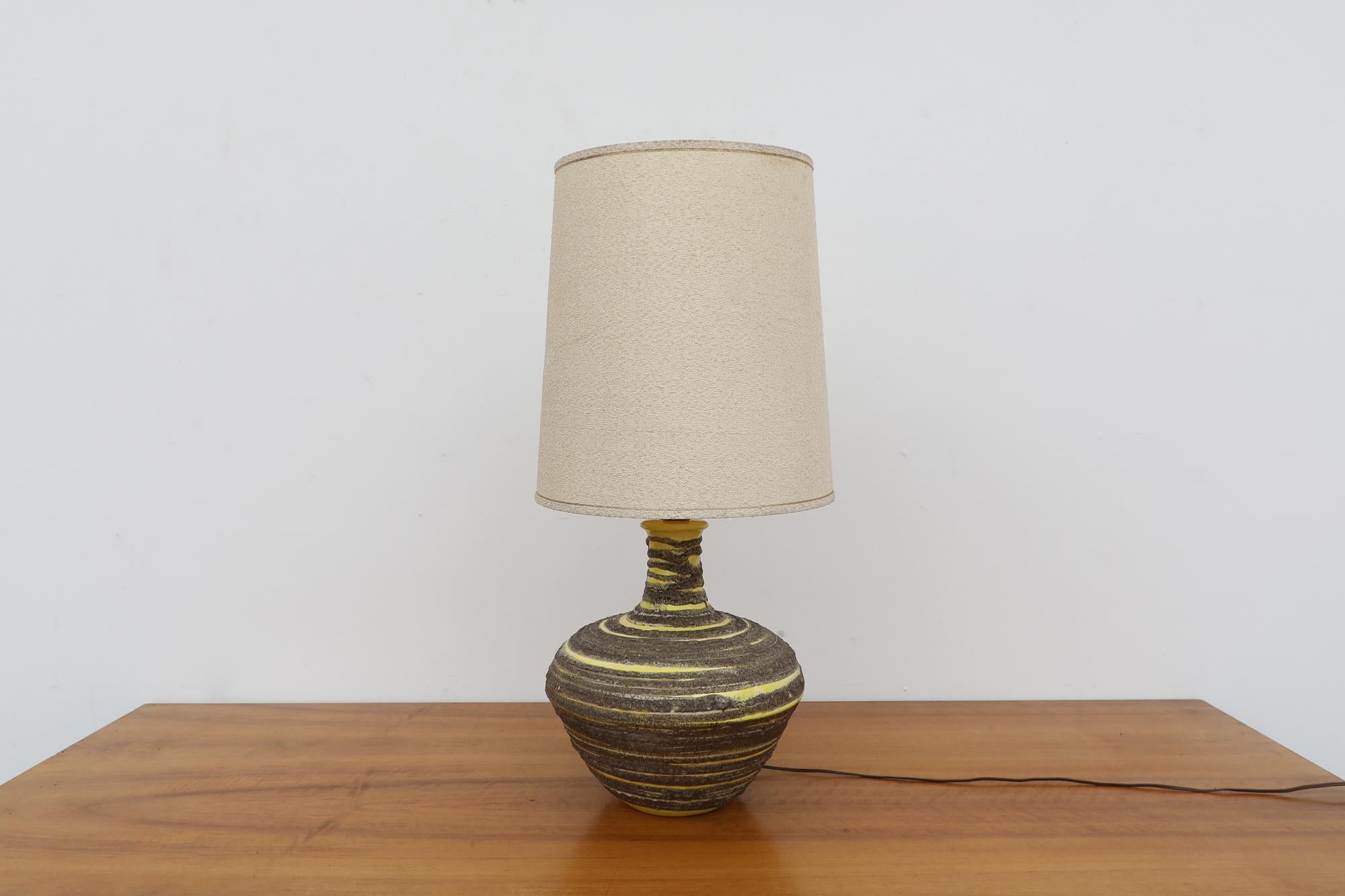 Mid-Century Modern Large Mid-Century Yellow & Gray Swirled Lava Glazed Ceramic Table Lamp w/ Shade For Sale