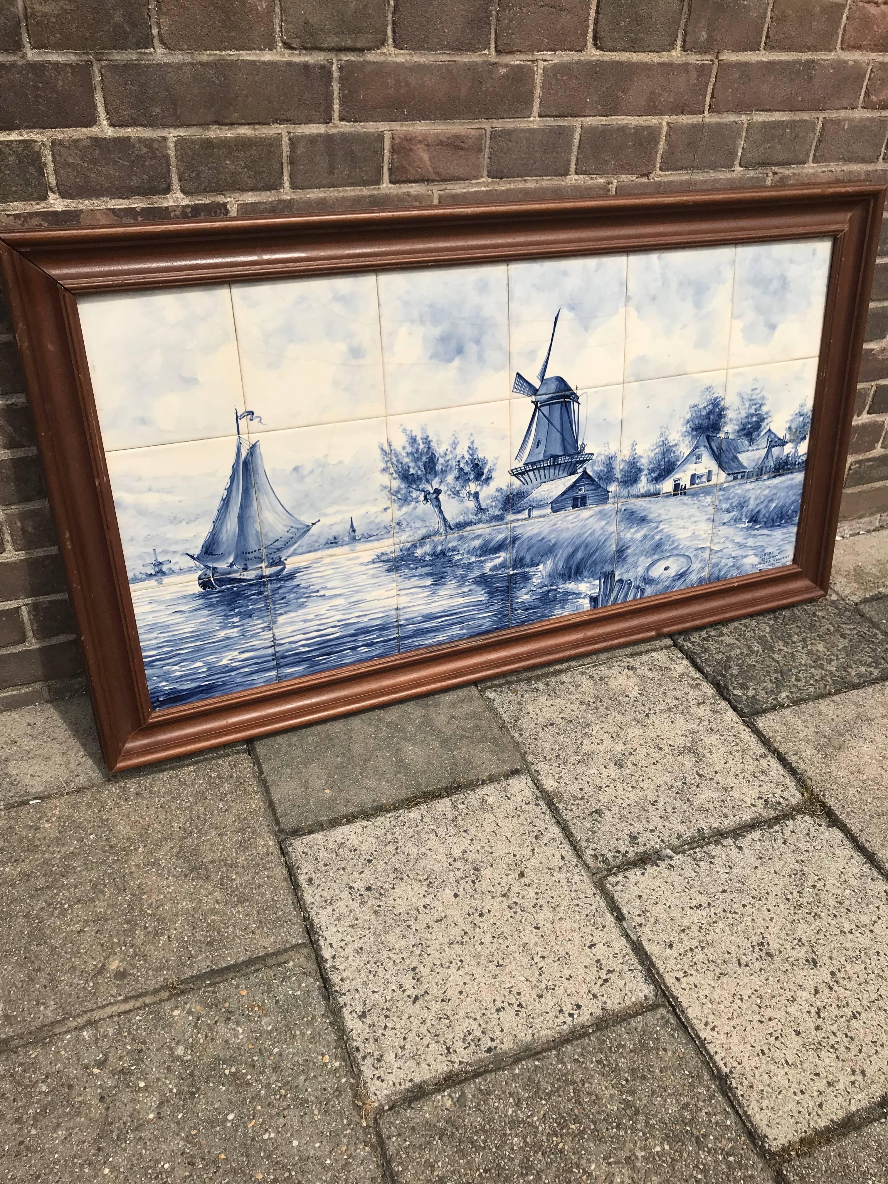 Stunning 18 tiles wall picture in a wooden frame.

In this large picture the art of painting and the art of making ceramic tiles have been combined and the result is an absolute joy to own and look at. This realistic and romantic at the same time