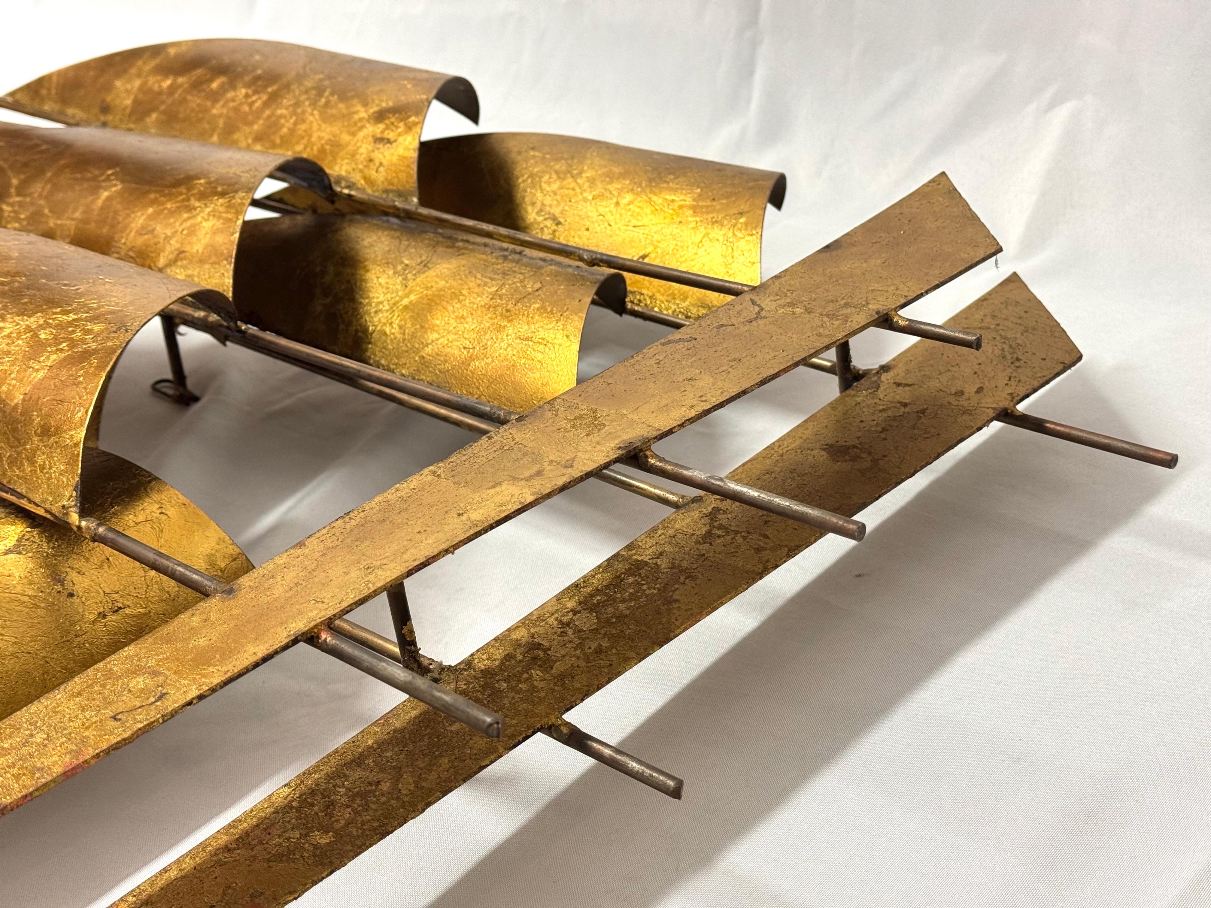 Gran escultura de metal de mediados de siglo de un velero en venta 11