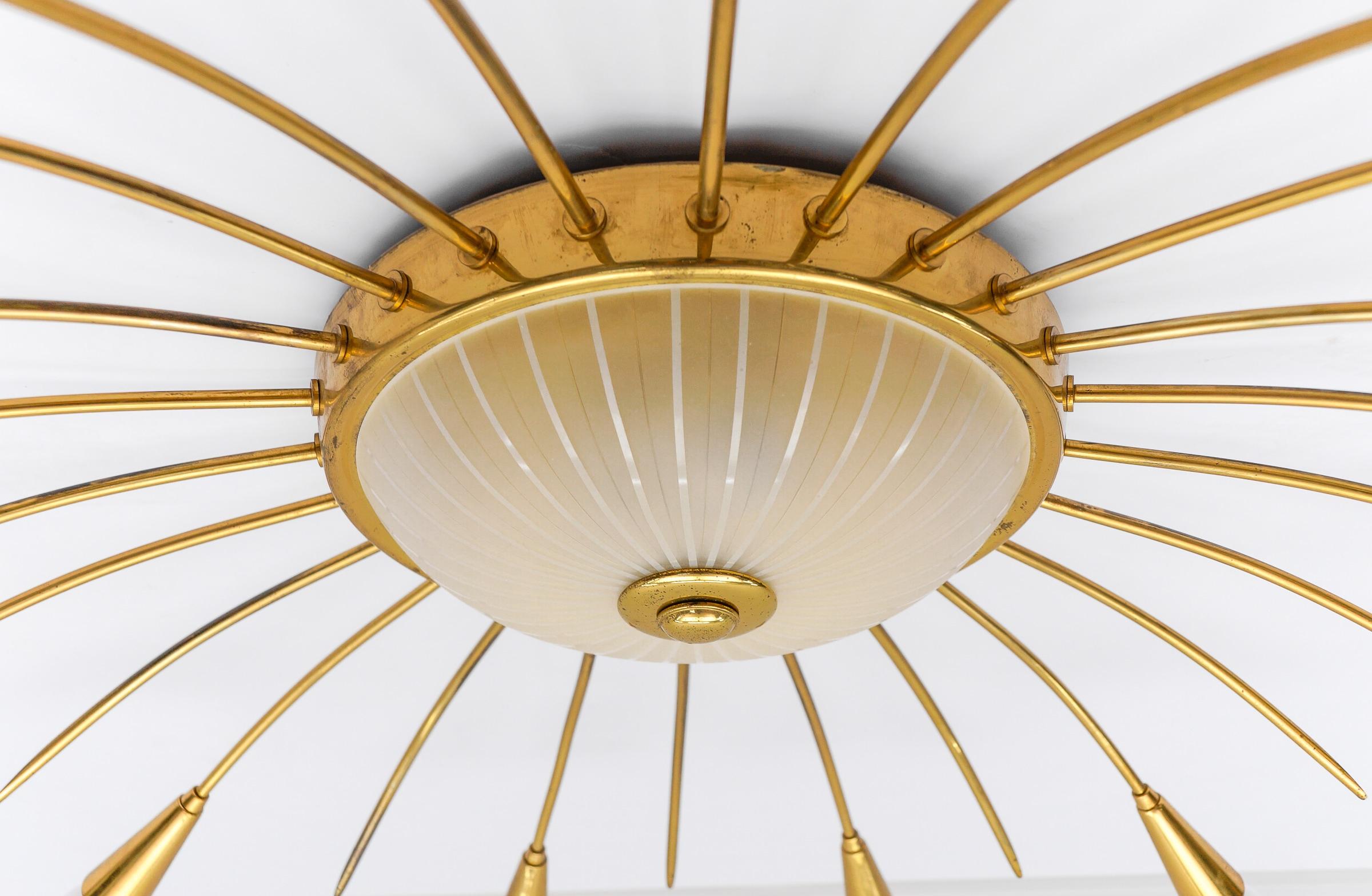 Grande lampe Sputnik Modern à 12 bras en laiton et verre, Allemagne, années 1950 en vente 6