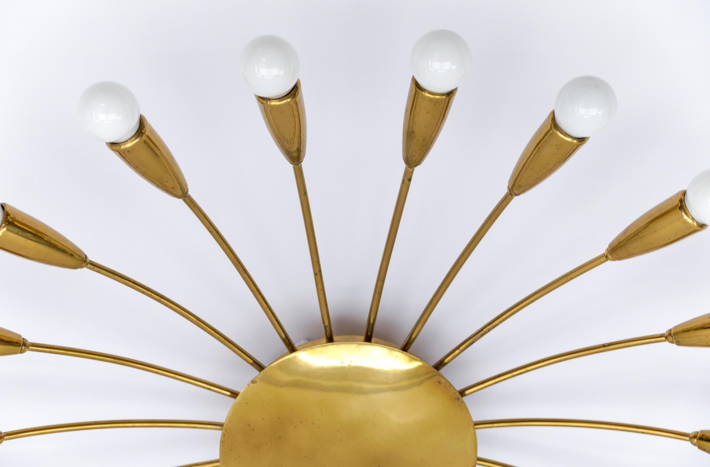 Grande lampada Sputnik Modern a 20 bracci in ottone, Germania, anni '50 in vendita 2