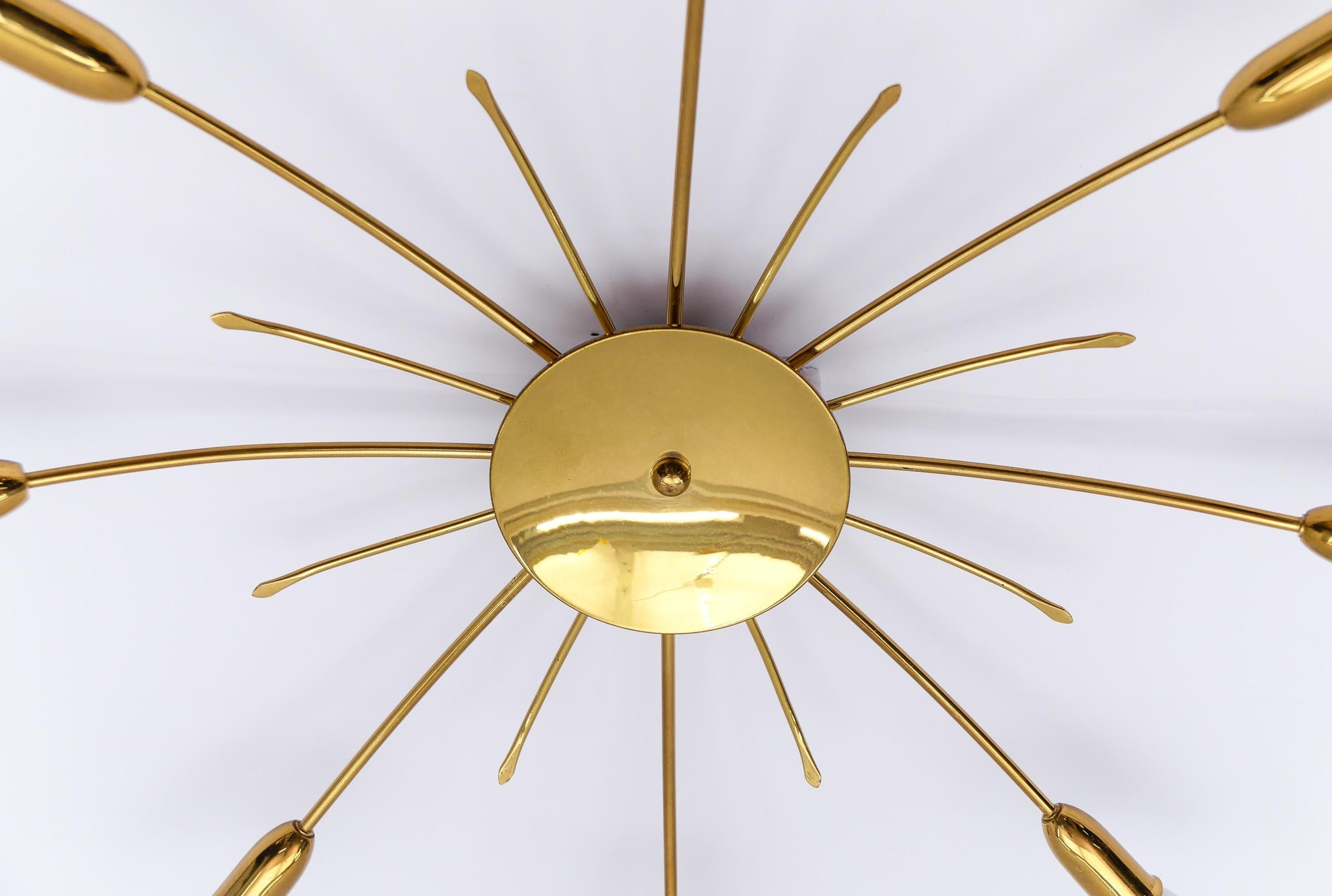 Gran lámpara Sputnik de latón de 8 brazos de la modernidad de mediados de siglo, Alemania, años 50 en venta 1