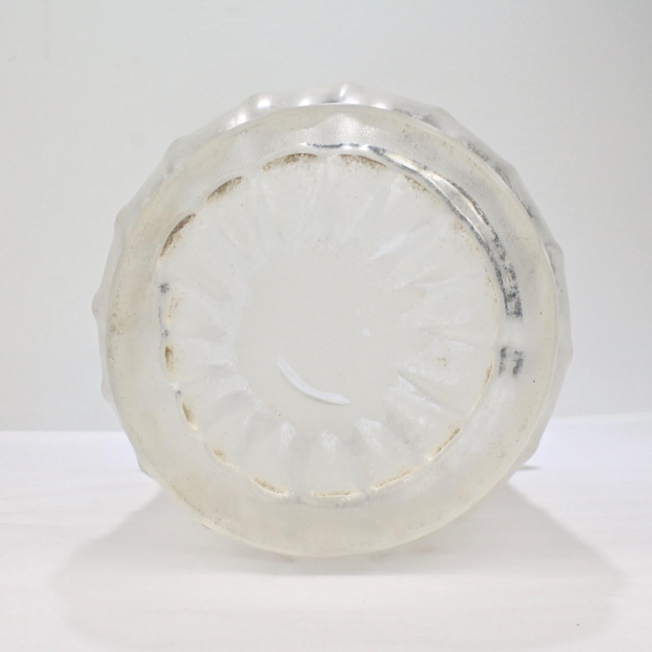 Large Mid-Century Modern Archimede Seguso White Scavo Italian Art Glass Vase 9