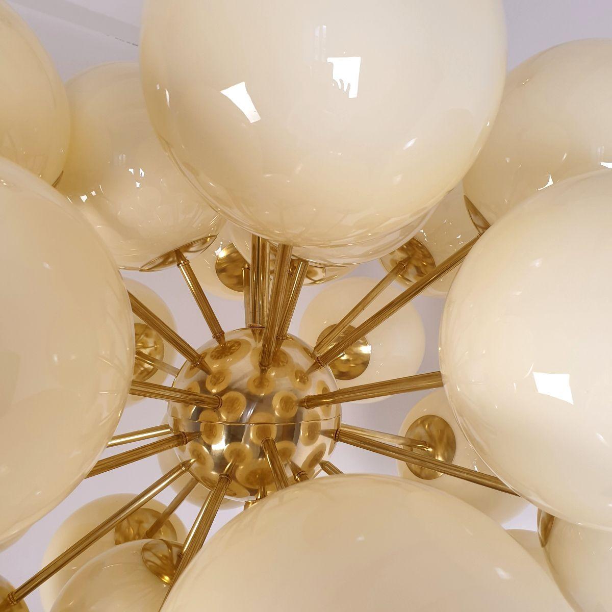 Large Mid Century Modern beige glass Sputnik chandelier For Sale 2