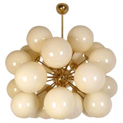 Grande lampadario Sputnik Modern in vetro beige del Mid Century Modern