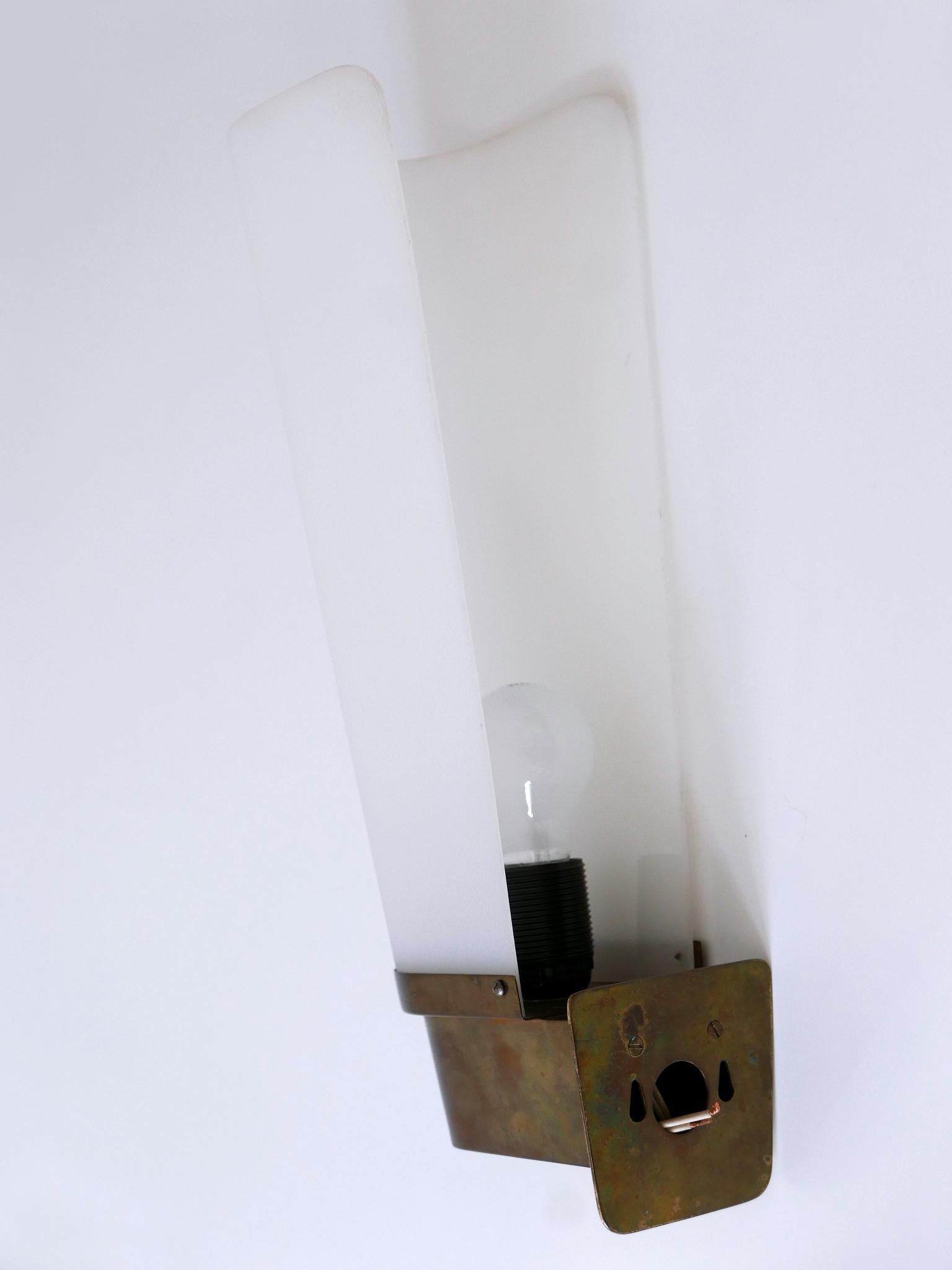 Large Mid-Century Modern Brass & Acrylic Wall Light or Sconce Germany 1950s For Sale 7