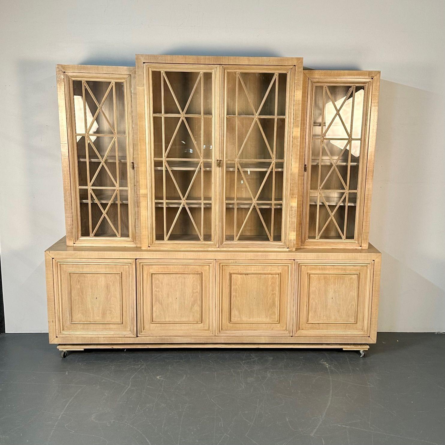 Mid-Century Modern Grand meuble / bibliothèque / armoire en chêne clair de style moderne du milieu du siècle en vente