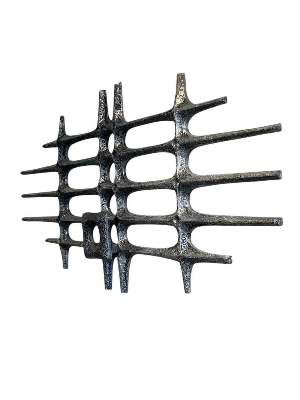 Brutalistische Aluminium-Skulptur aus der Mitte des Jahrhunderts. Toller Zustand, schönes Design