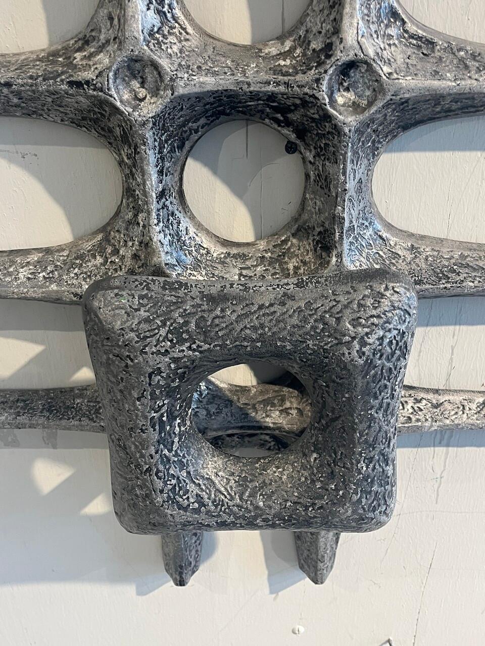 Große brutalistische Aluminiumskulptur aus der Mitte des Jahrhunderts im Zustand „Gut“ im Angebot in Houston, TX