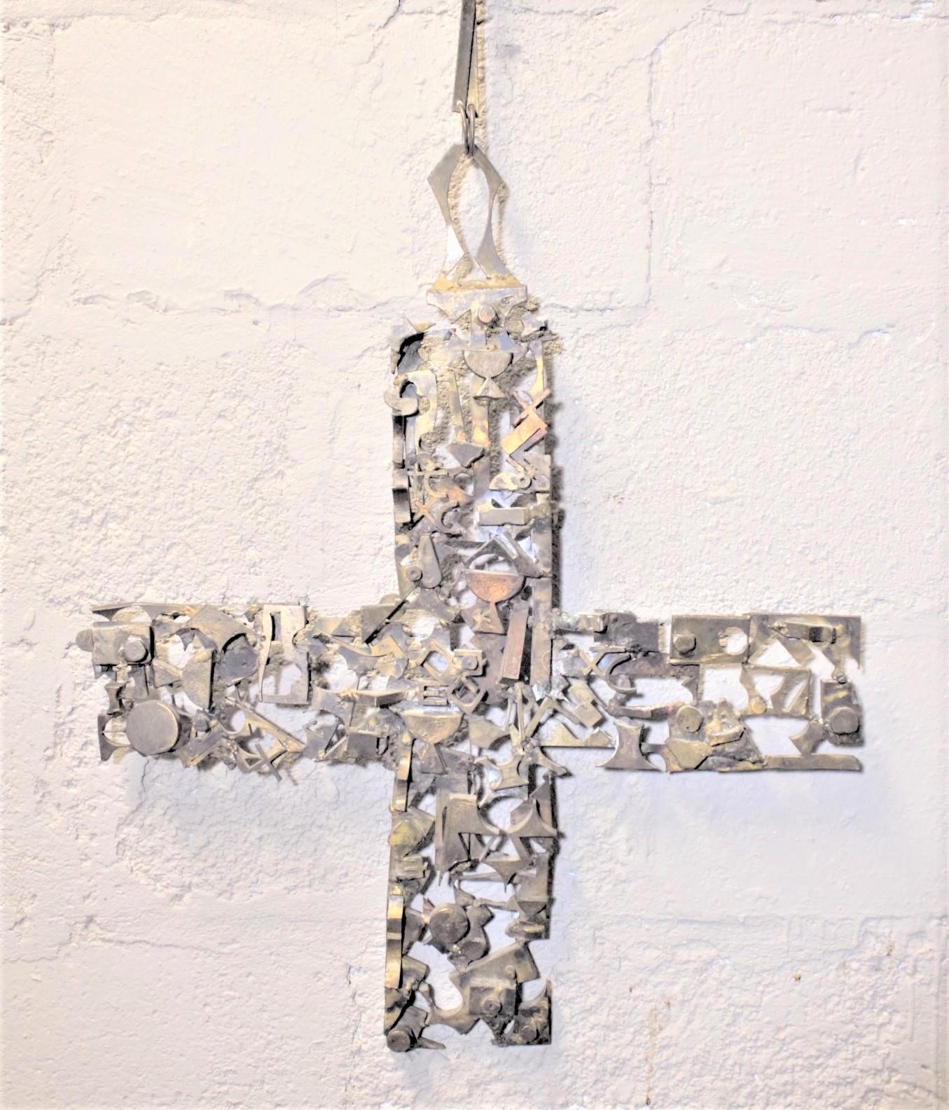 Große Mid-Century Modern Brutalist Metall Kreuz & Kette Wandbehang oder Skulptur (Brutalismus) im Angebot