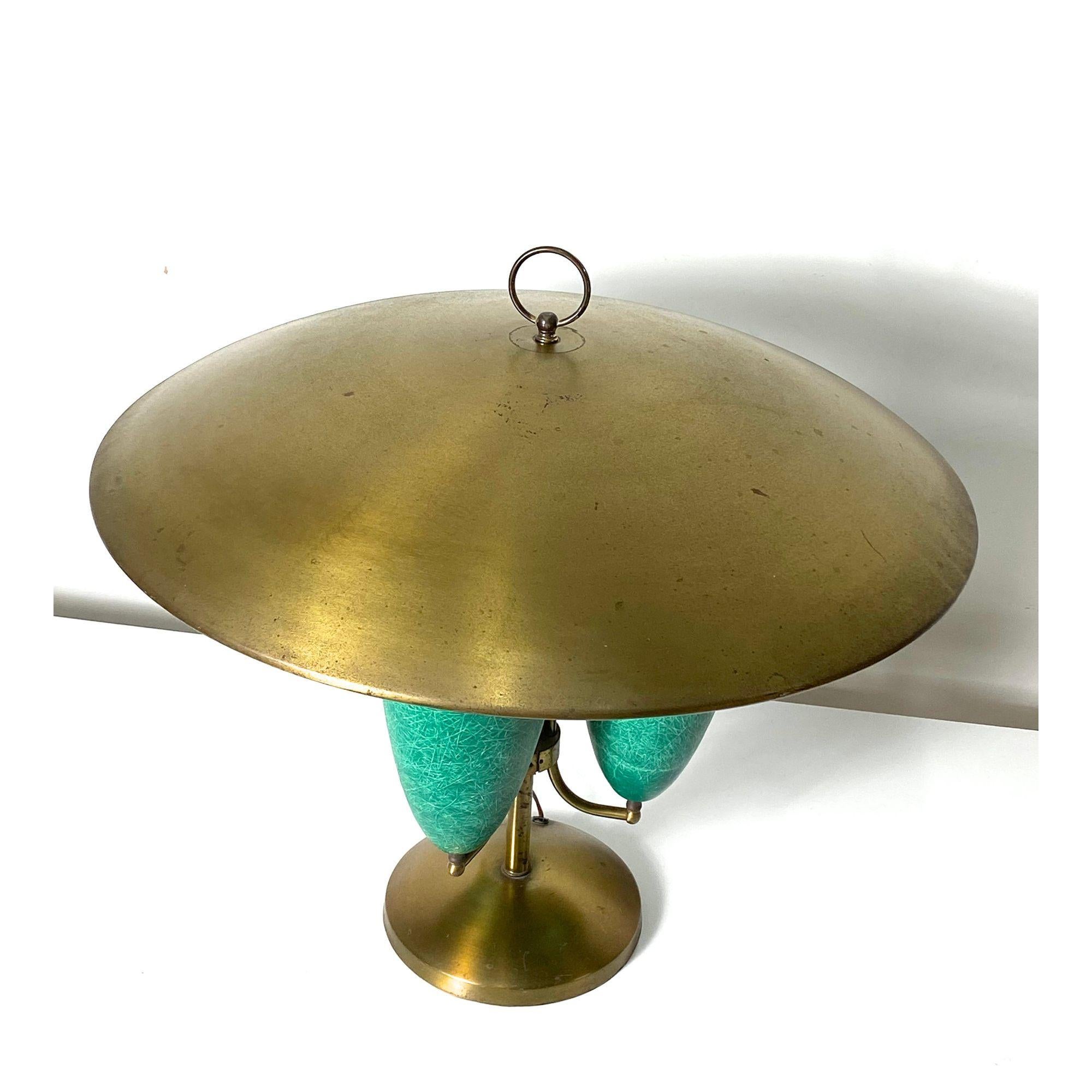 20th Century Large Mid Century Modern Canopy Table Lamp in Fiberglass and Brass, circa 1950's For Sale