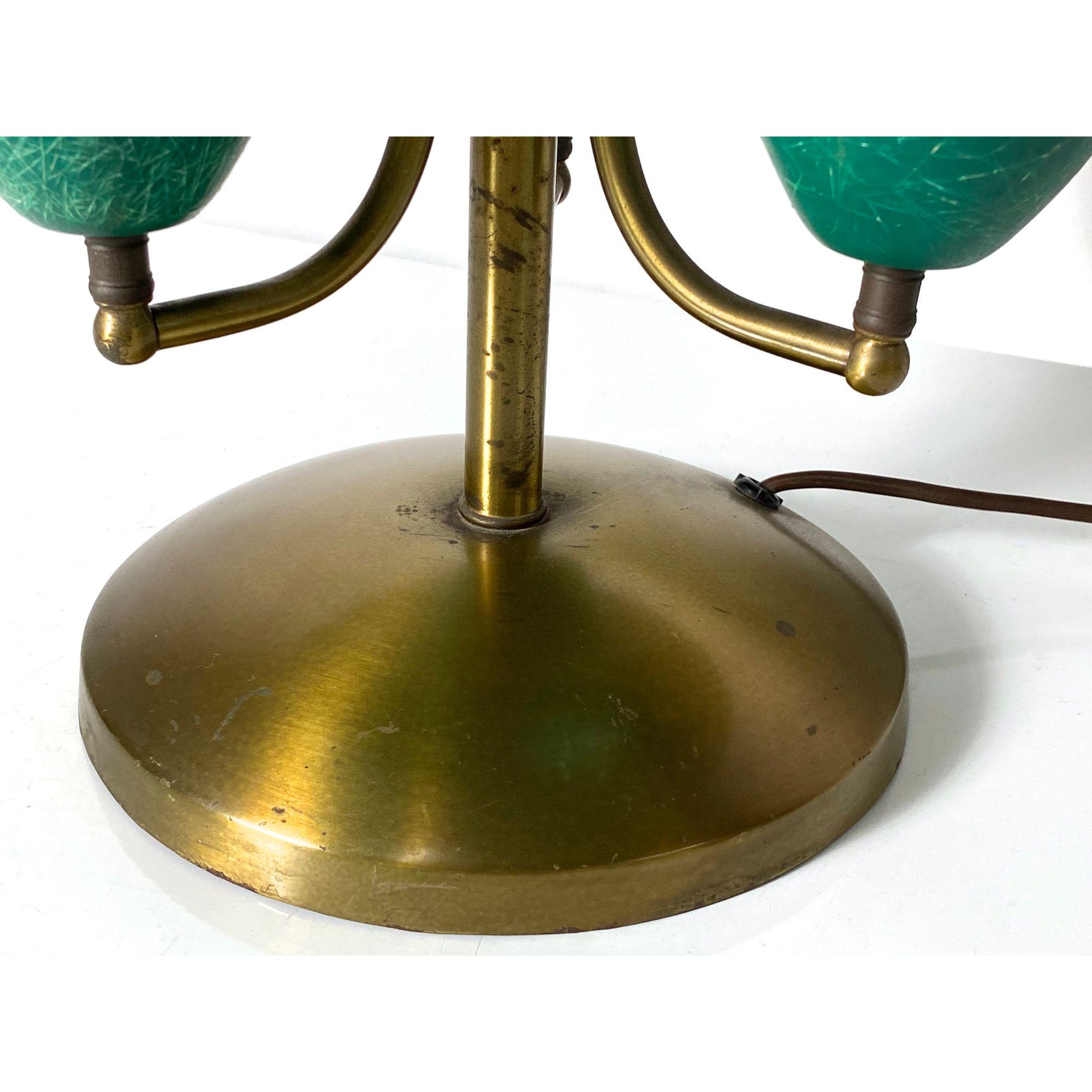 Large Mid Century Modern Canopy Table Lamp in Fiberglass and Brass, circa 1950's For Sale 4