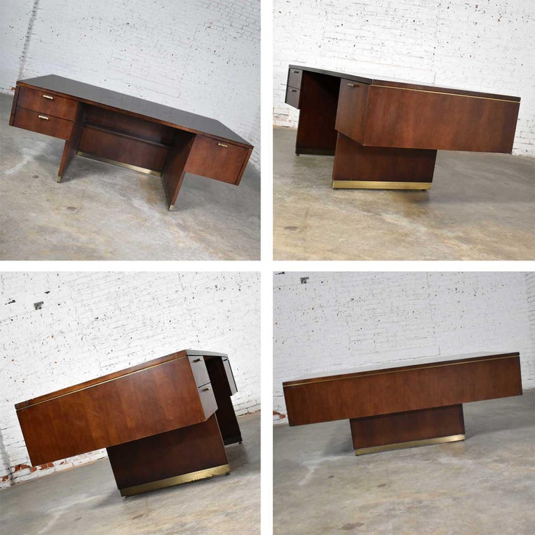 Large Mid Century Modern Cantilever Executive Desk And Credenza By