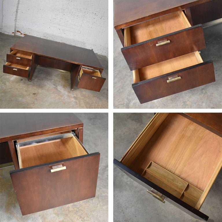 Large Mid Century Modern Cantilever Executive Desk And Credenza By