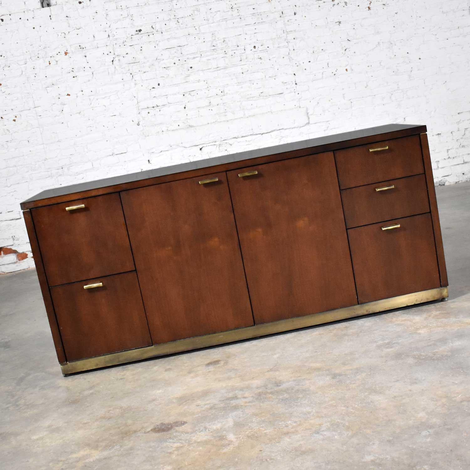 Large Mid-Century Modern Cantilever Executive Desk & Credenza by Myrtle Desk Co. 10