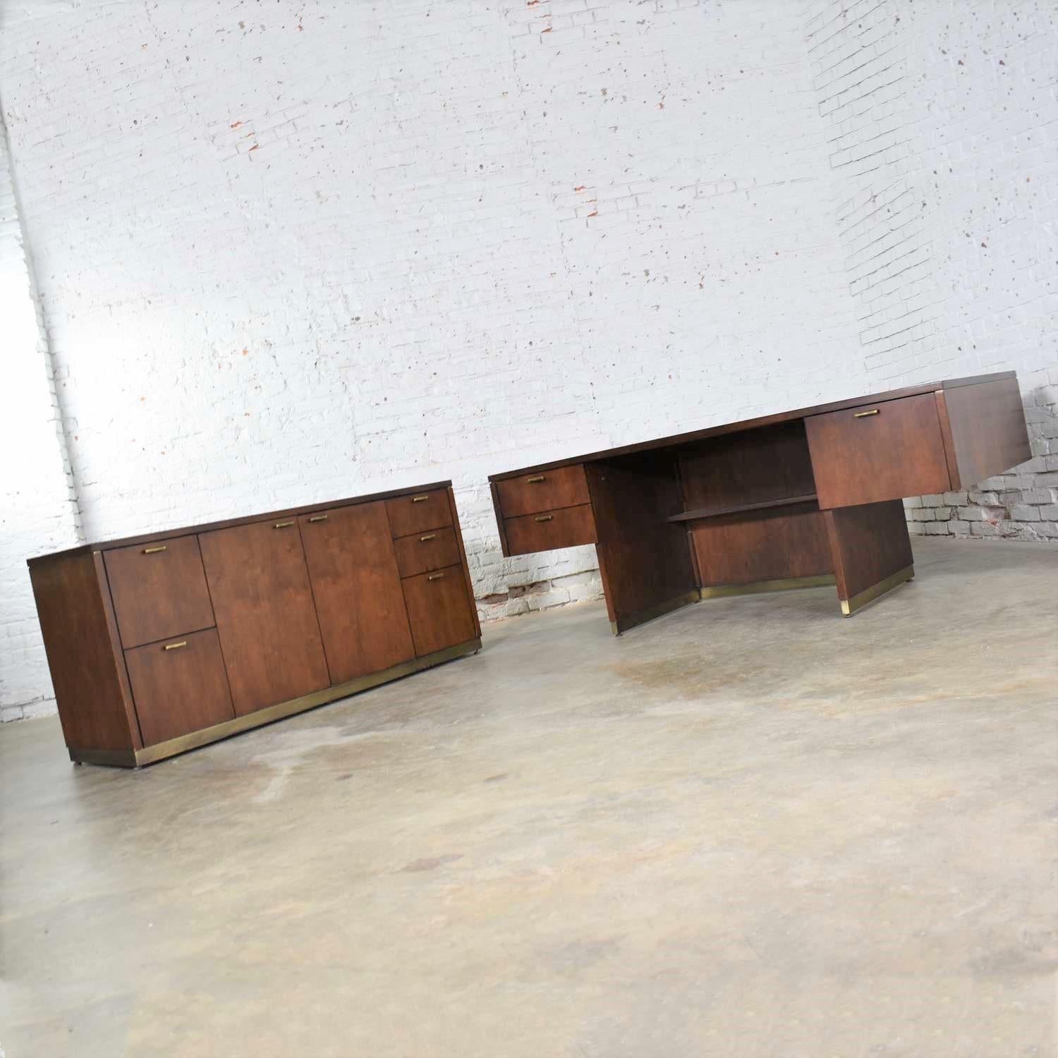 Large Mid-Century Modern Cantilever Executive Desk & Credenza by Myrtle Desk Co. 11