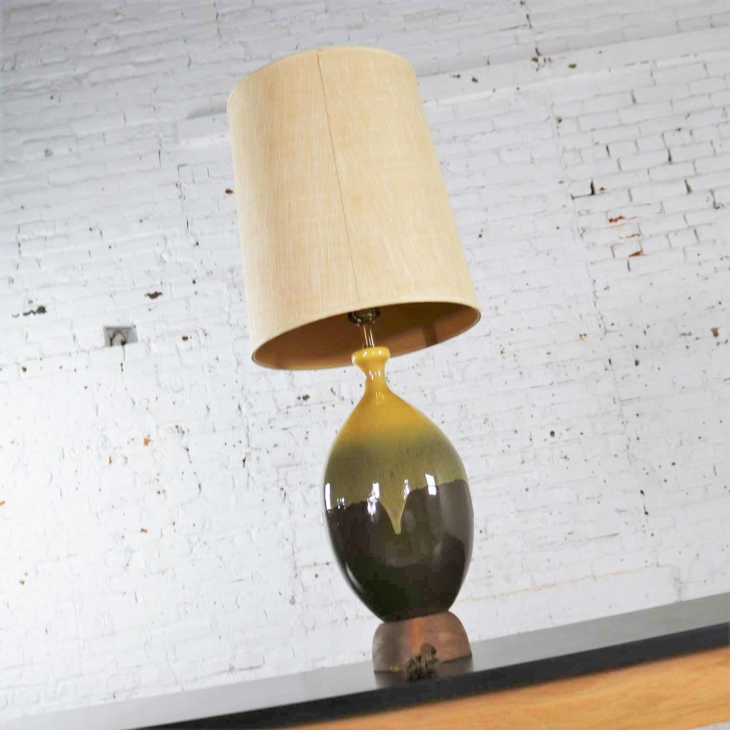 modern yellow table lamp