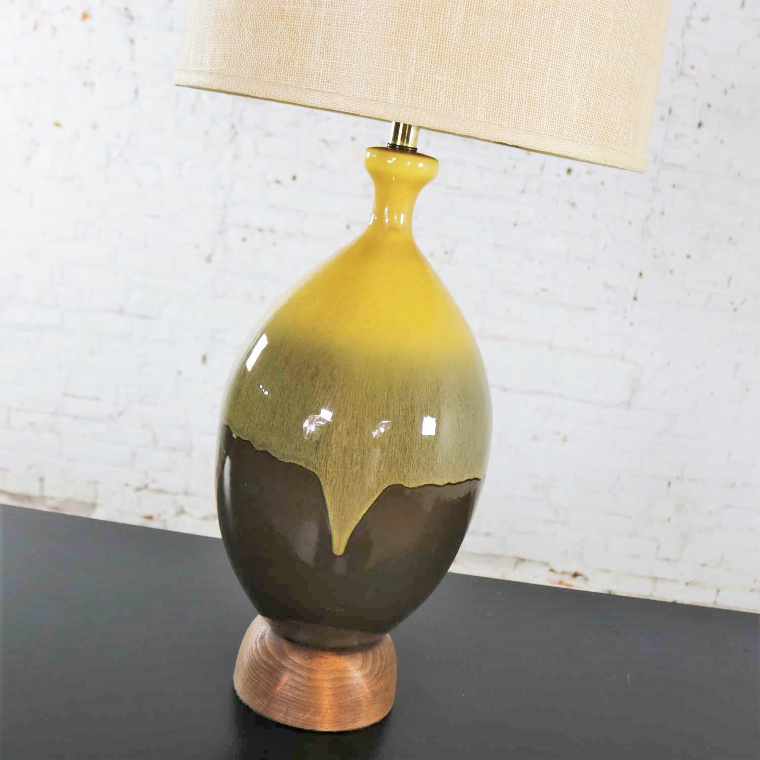 20th Century Large Mid-Century Modern Ceramic Table Lamp Brown and Golden Yellow Drip Glaze For Sale