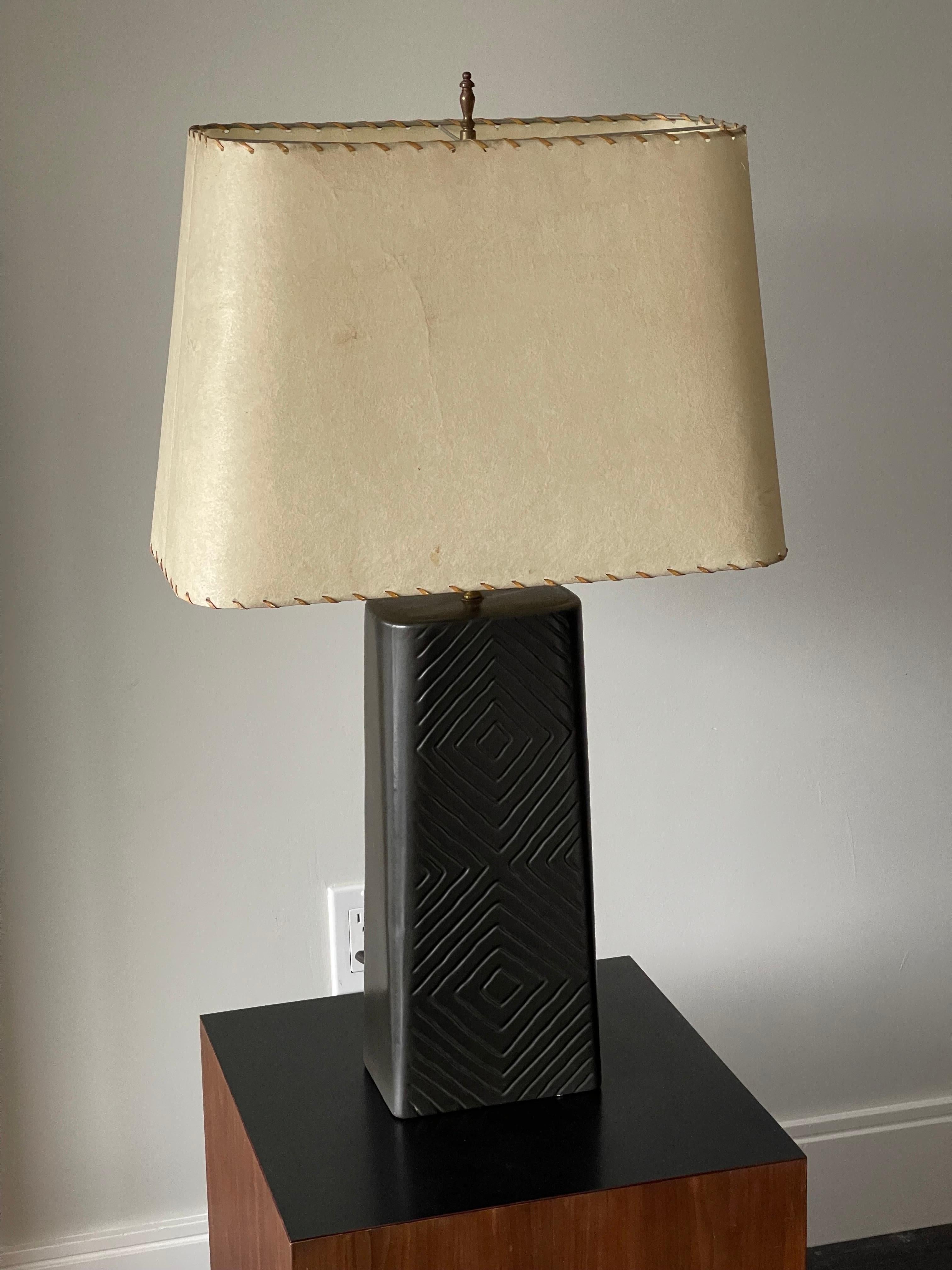 Large Mid-Century Modern Ceramic Table Lamp with Original Shade  For Sale 11