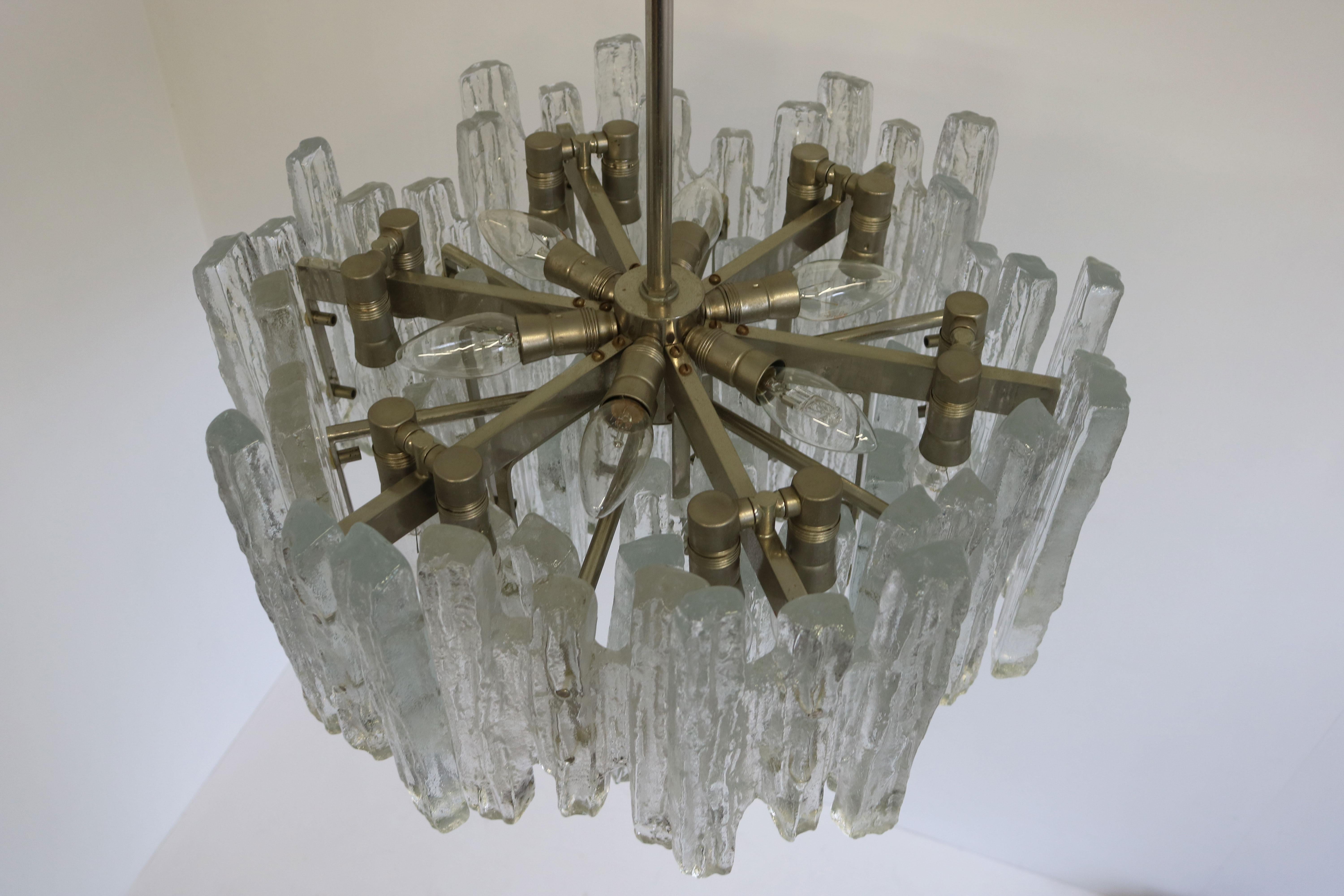 Mid-20th Century Large Mid-century modern chandelier ice glass from J.T. Kalmar 18 lights Austria For Sale