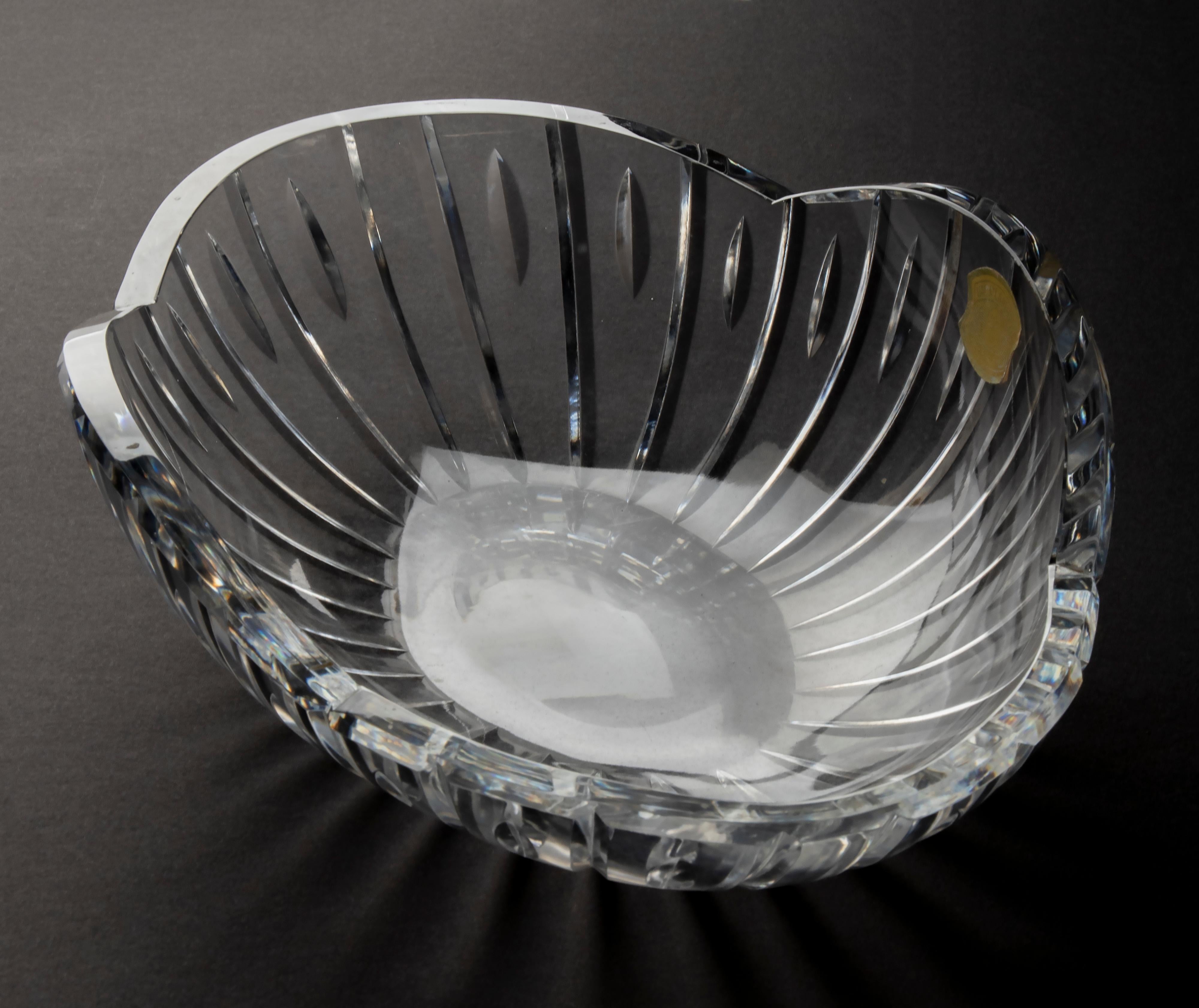 Large Mid-Century Modern Clear Crystal Bowl Made by Val Saint Lambert For Sale 7