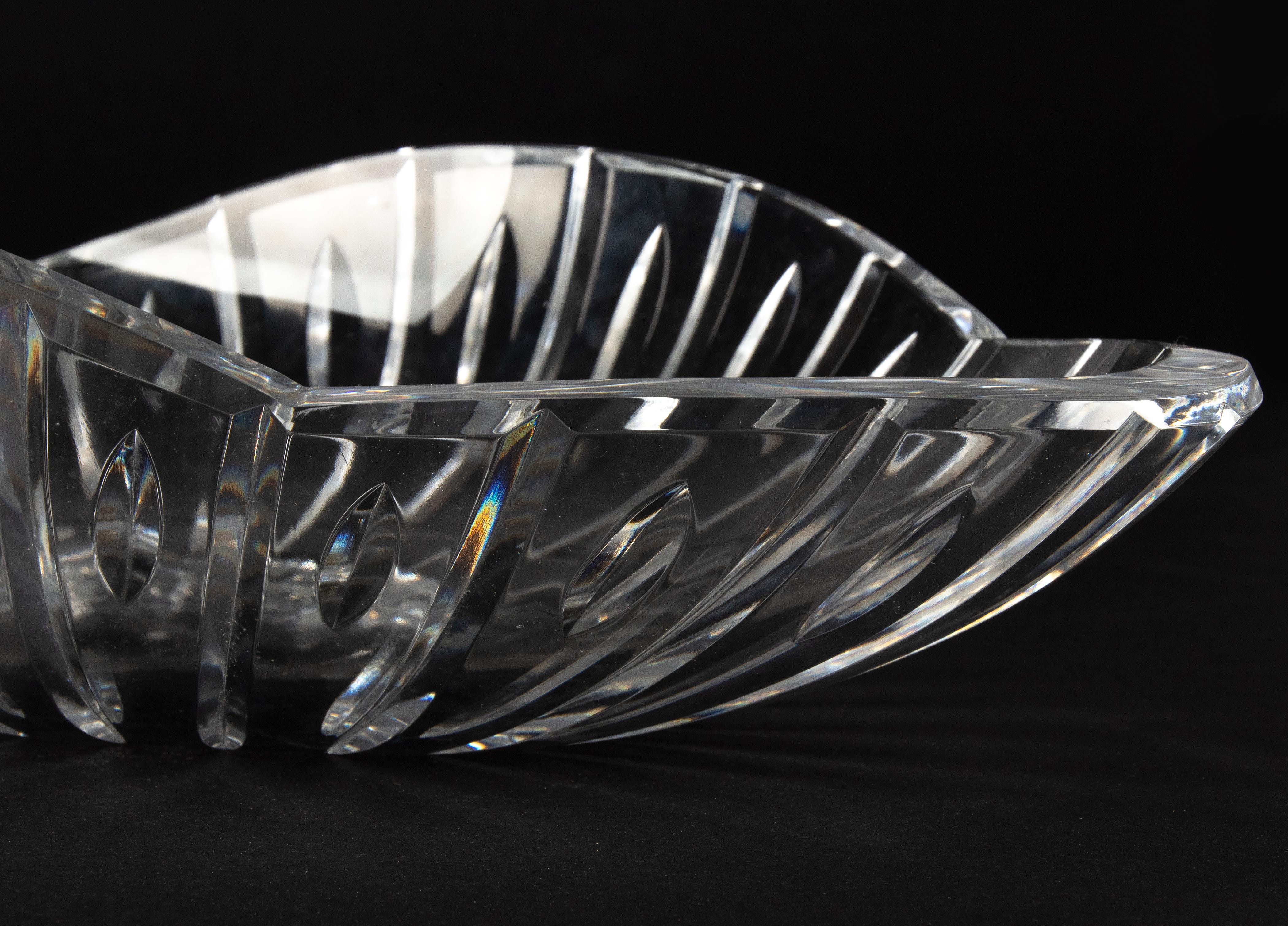 Large Mid-Century Modern Clear Crystal Bowl Made by Val Saint Lambert For Sale 12