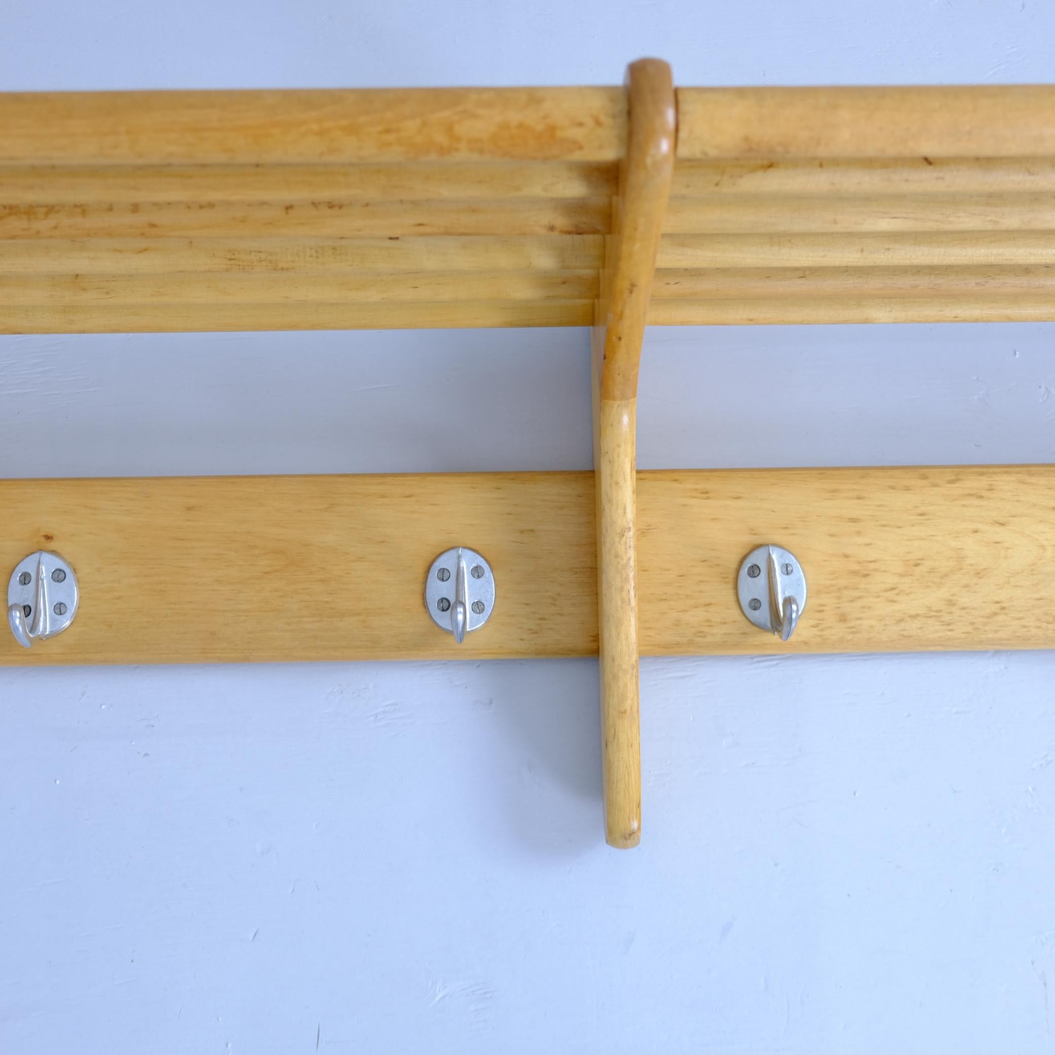 Grande appendiabiti/portatutto moderno di metà secolo in betulla, Vakiopuu, Finlandia, 1950 In condizioni buone in vendita a Helsinki, FI