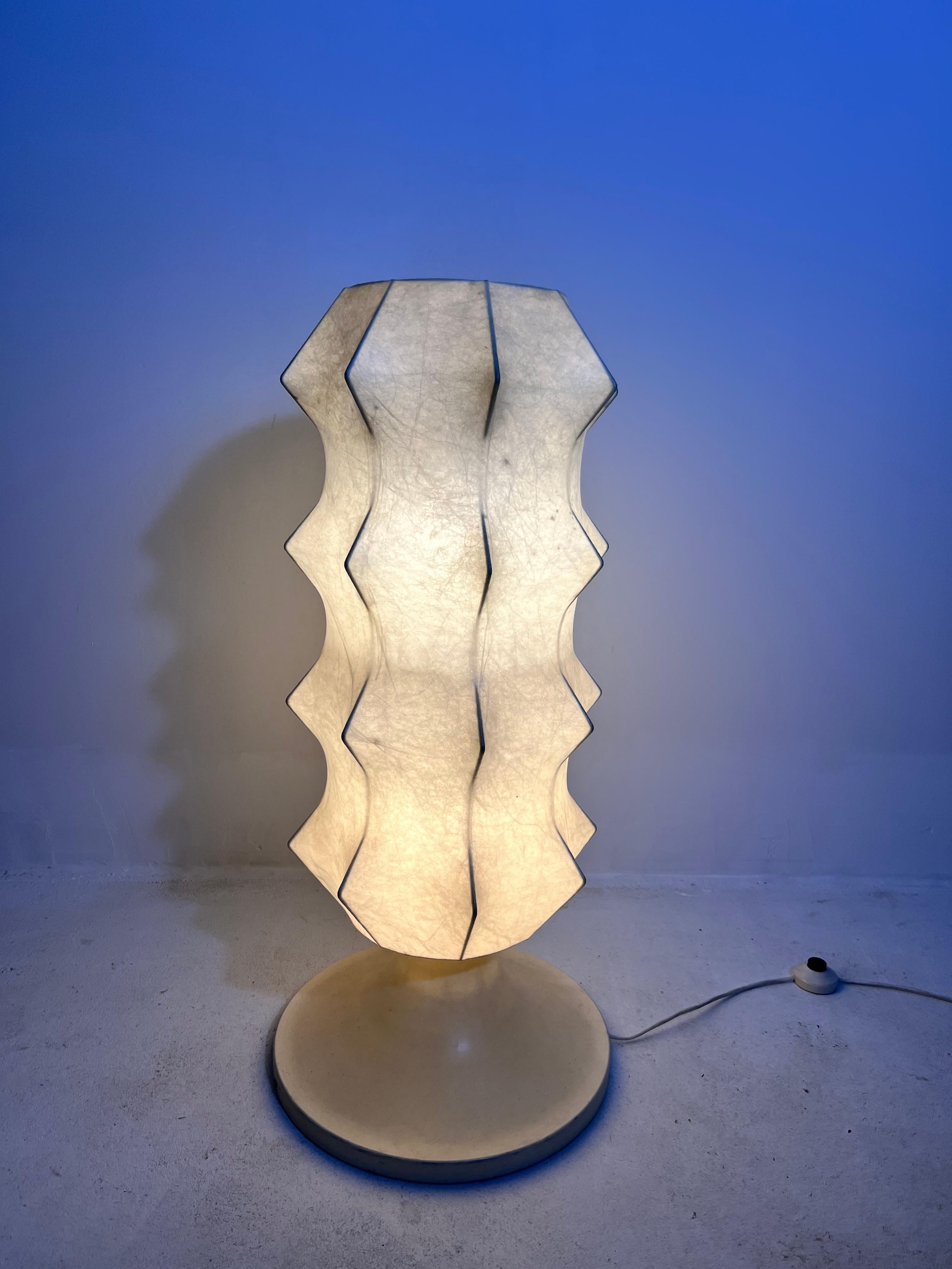 Grande lampada da terra Cocoon, metà del secolo scorso, 1960 in vendita 6