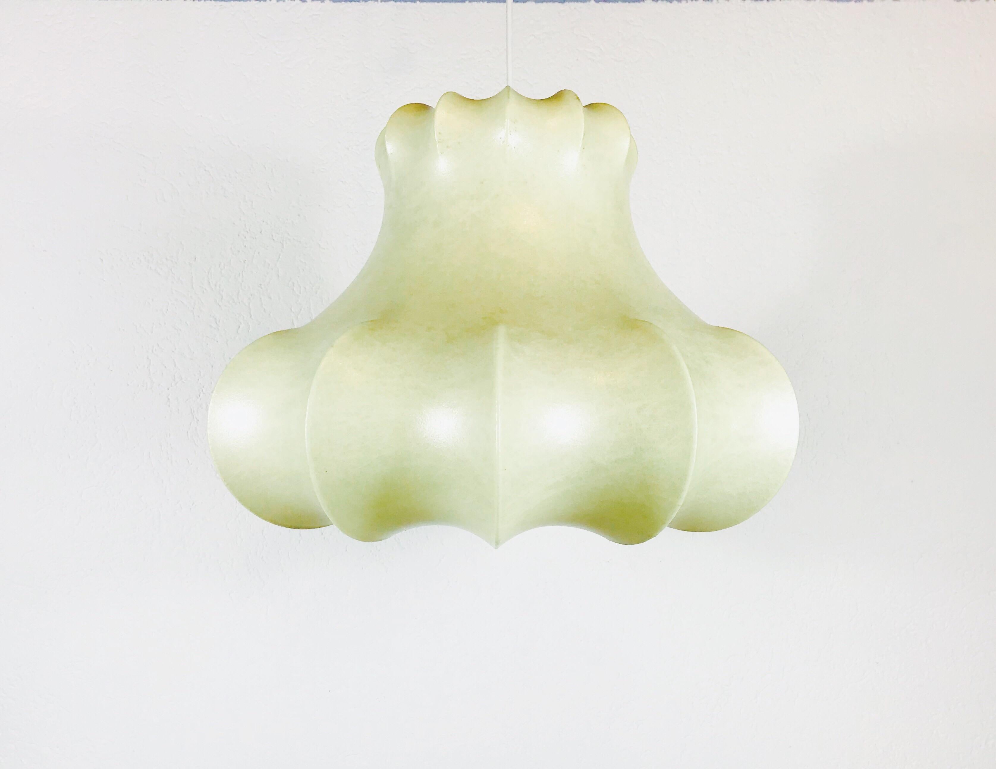 European Large Mid-Century Modern Cocoon Pendant Light, 1960s, Italy