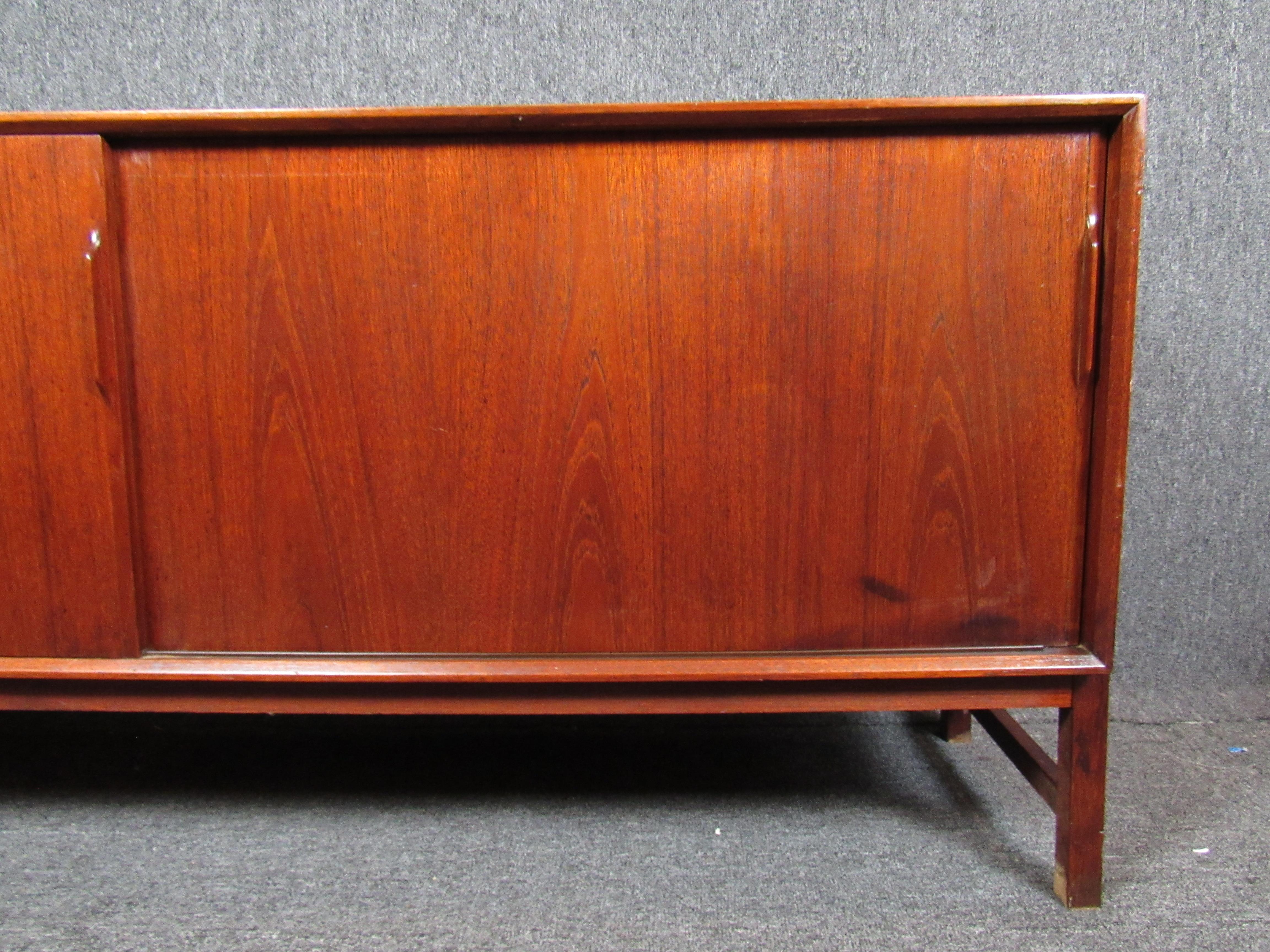 Large Mid-Century Modern Credenza In Fair Condition For Sale In Brooklyn, NY