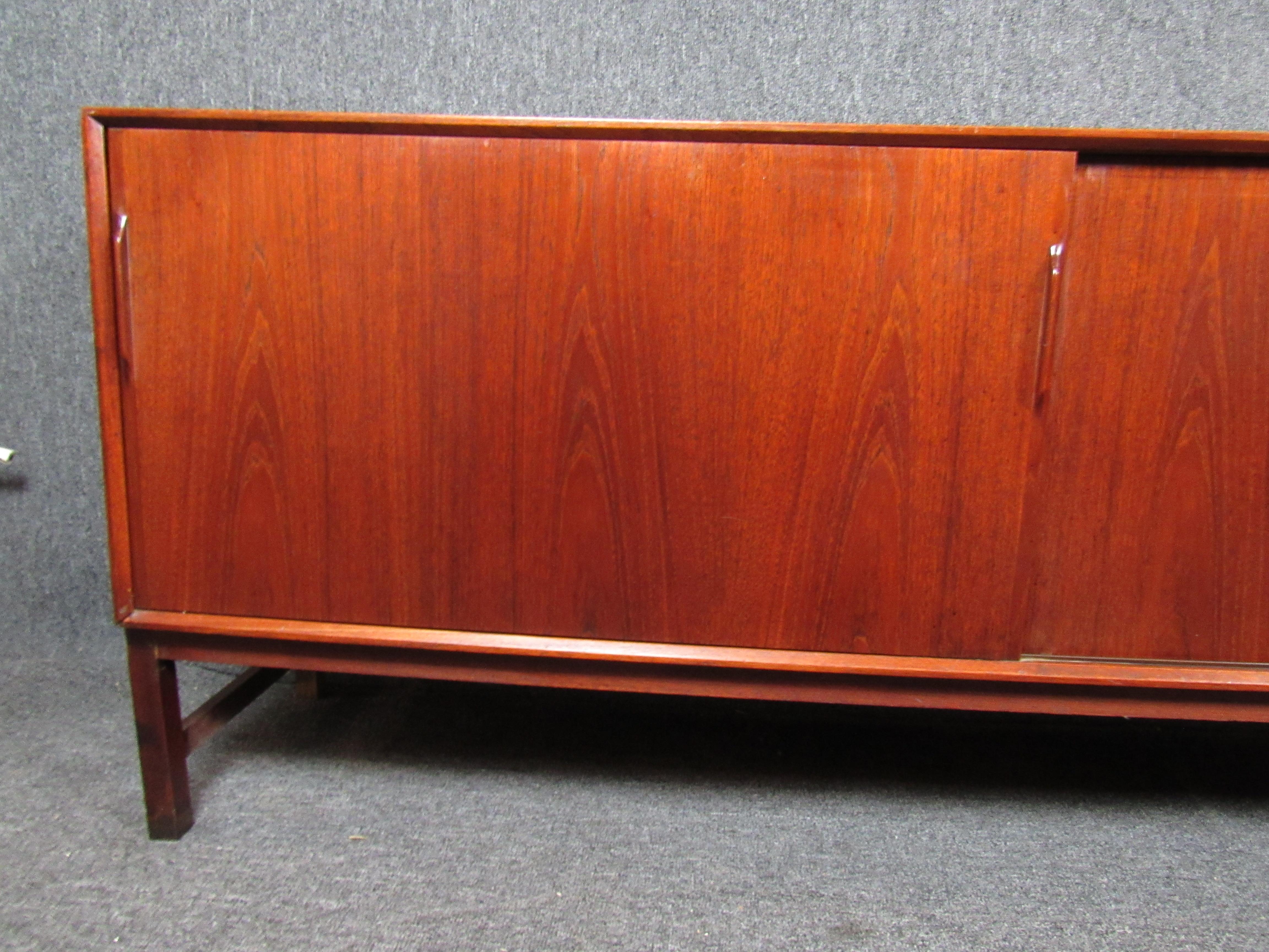 20th Century Large Mid-Century Modern Credenza For Sale