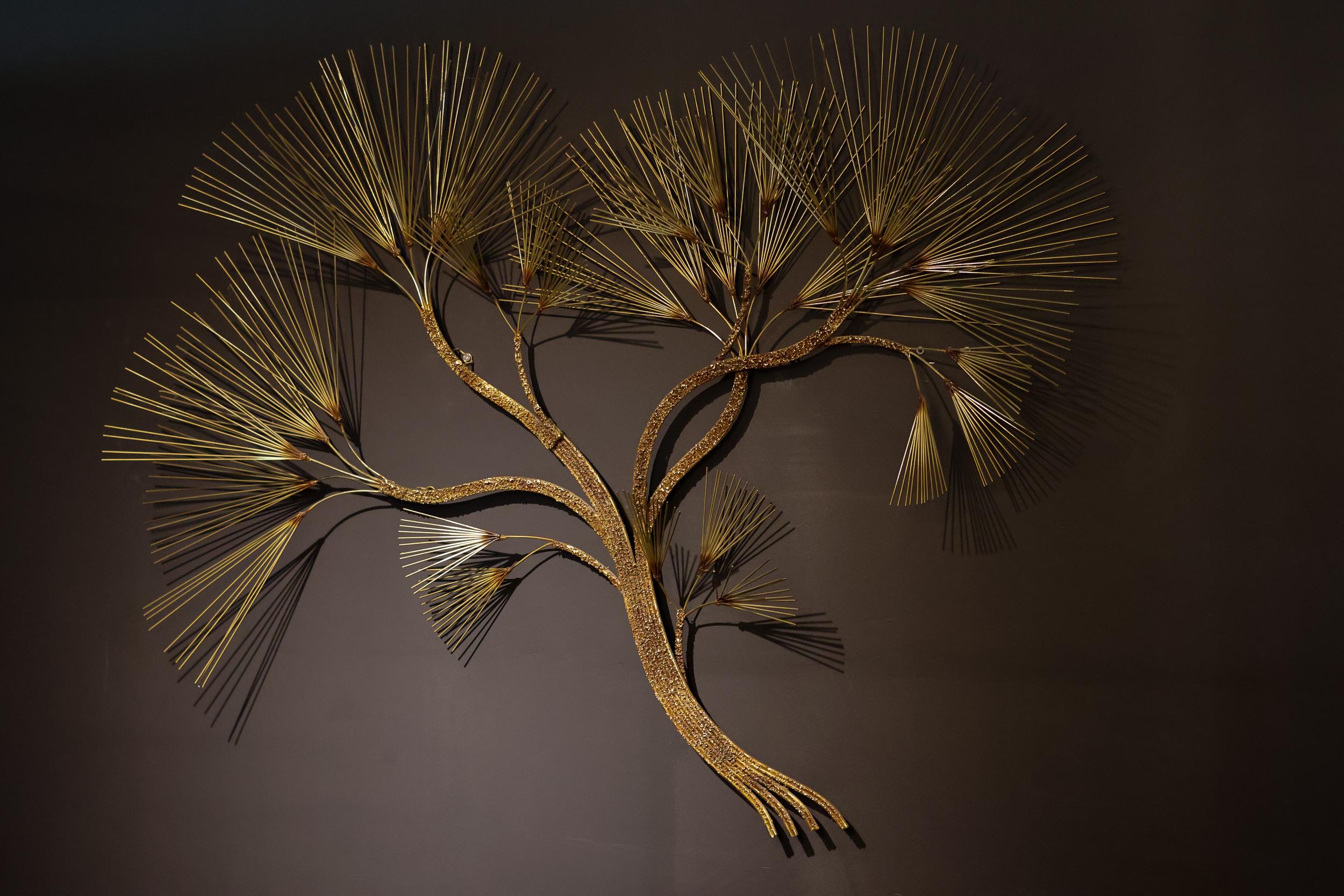 Große Mid-Century Modern Curtis Jeré Brutalist Brass Tree Needle Wandskulptur im Angebot 4