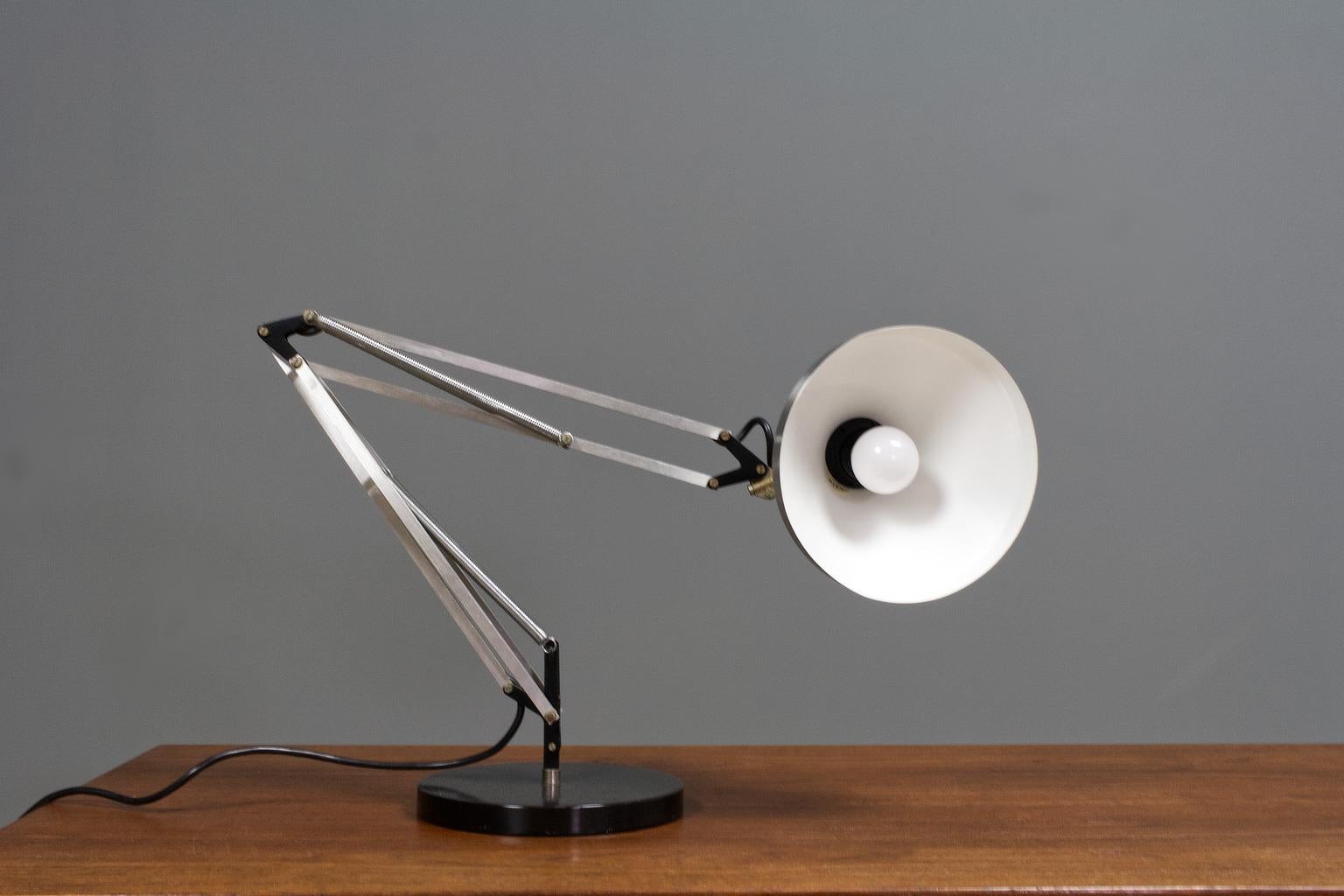 Large Mid-Century Modern Desk Light or Table Lamp in White by Hala 1967, T9 In Good Condition In Beek en Donk, NL