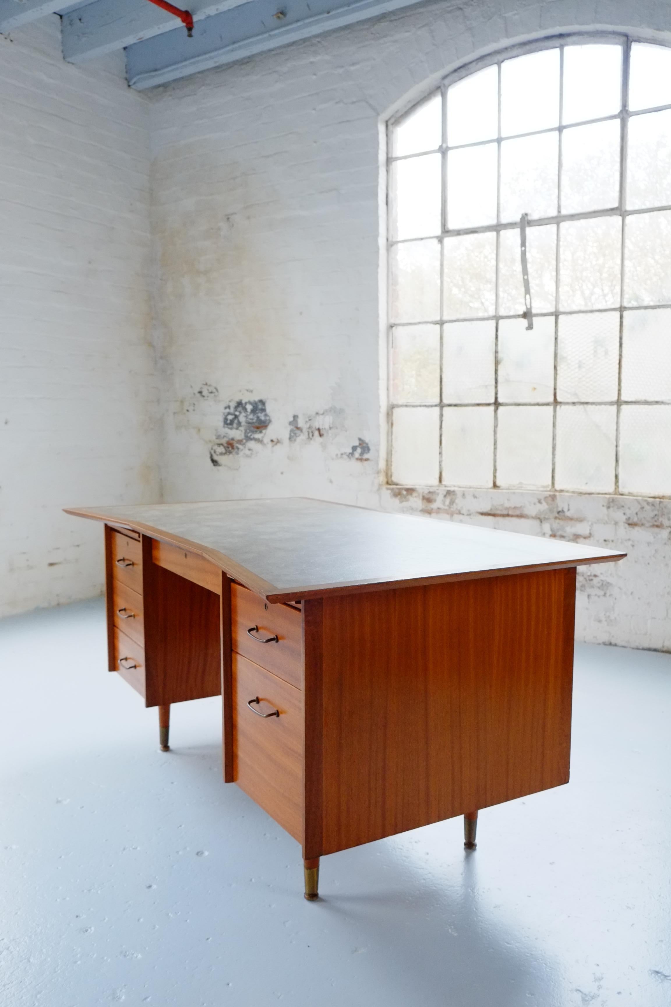Large Mid Century Modern Desk with Curved Front and Brass Handles 50's 60's For Sale 2